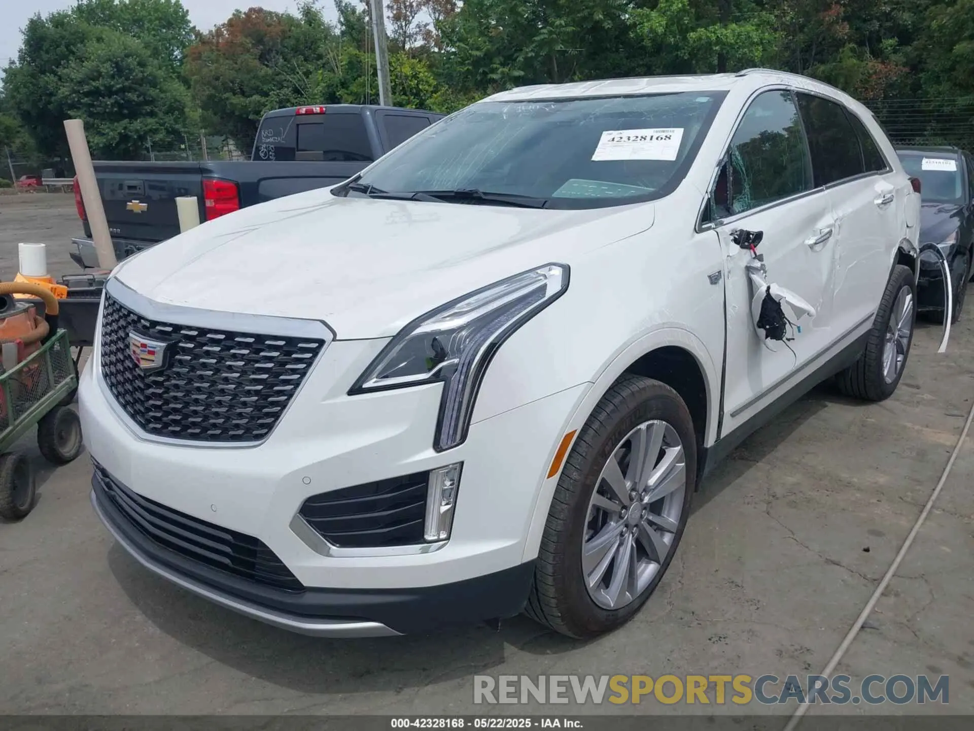 2 fotografías del automóvil dañado 1GYKNCRS4RZ720551 CADILLAC XT5 2024