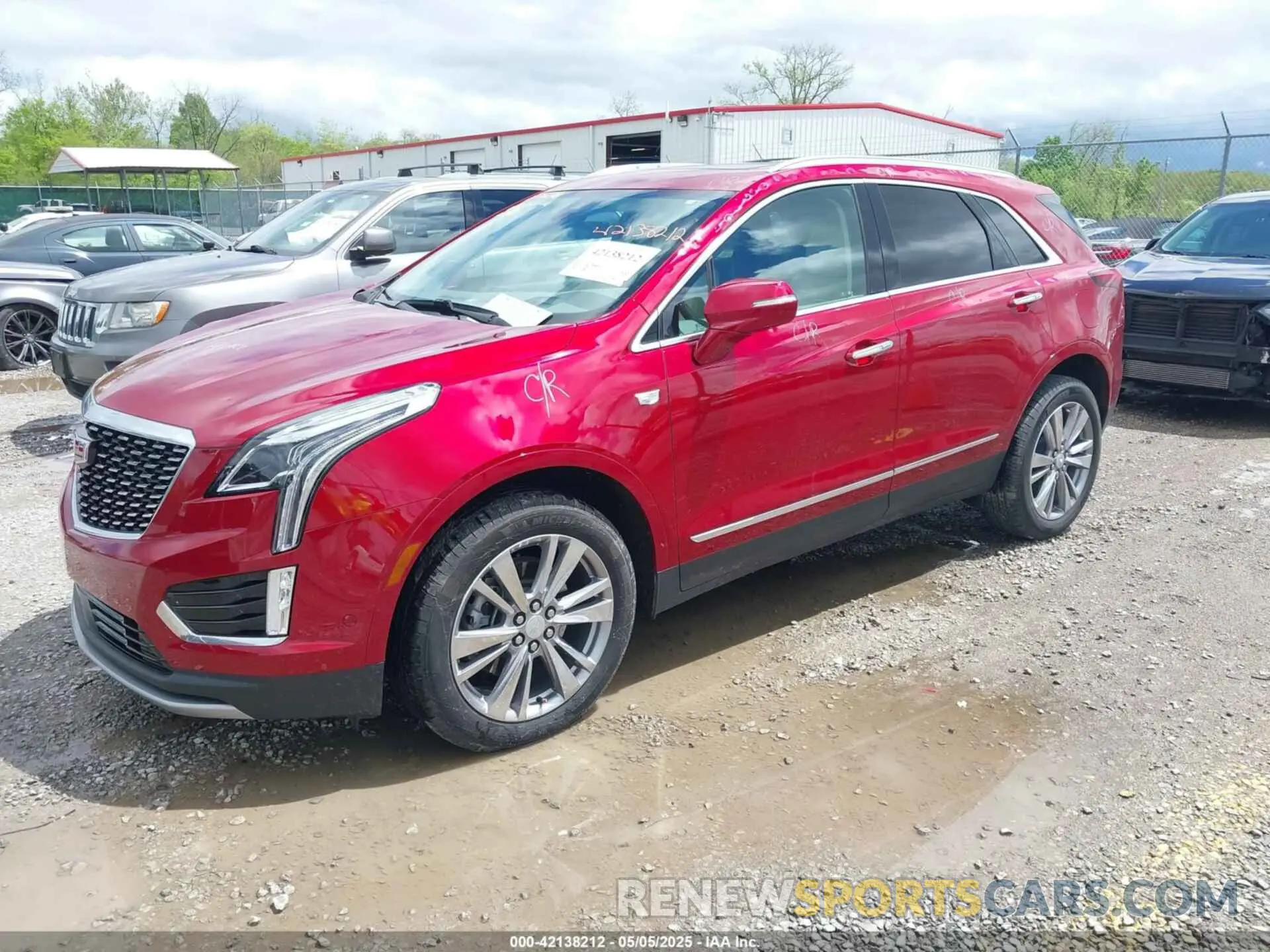 2 fotografías del automóvil dañado 1GYKNCRS9RZ725292 CADILLAC XT5 2024