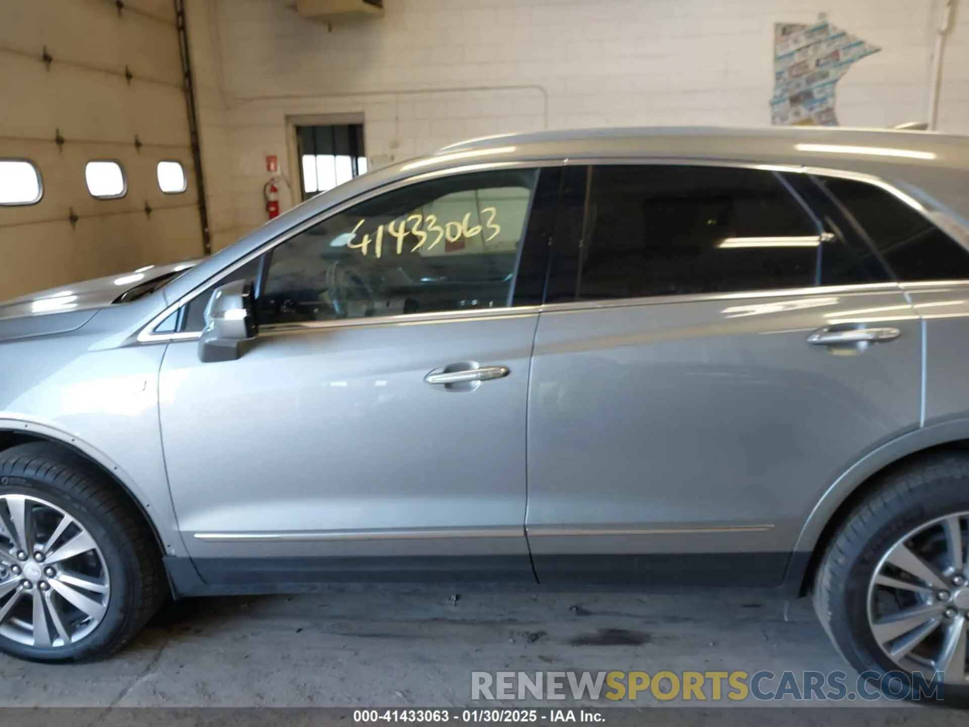 14 fotografías del automóvil dañado 1GYKNDR43RZ757968 CADILLAC XT5 2024