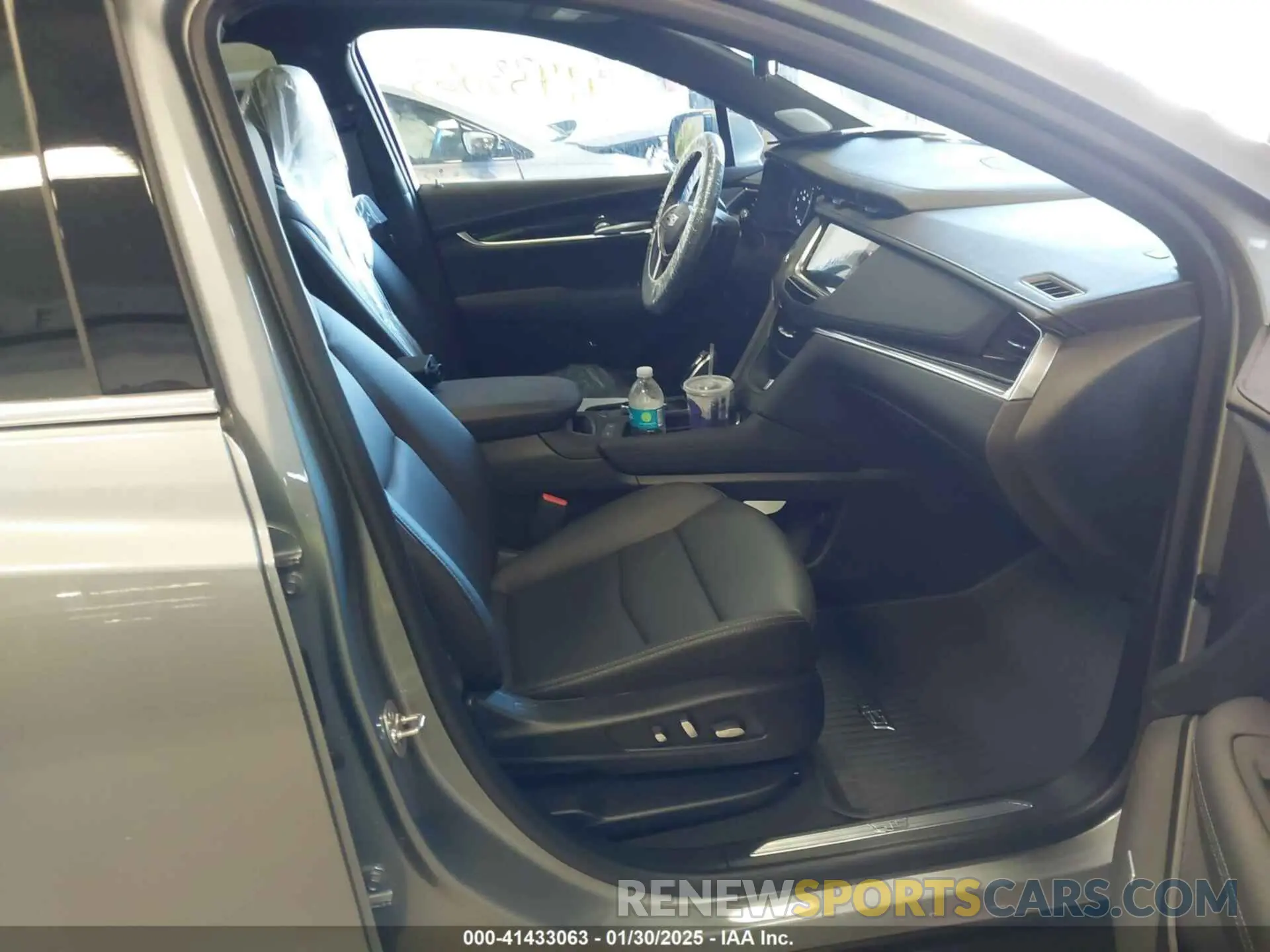 5 fotografías del automóvil dañado 1GYKNDR43RZ757968 CADILLAC XT5 2024