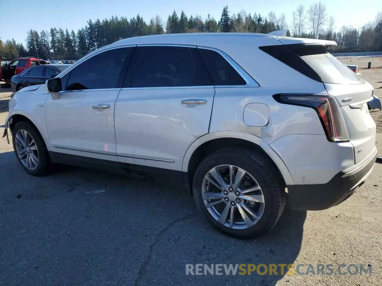 2 fotografías del automóvil dañado 1GYKNDR49RZ707687 CADILLAC XT5 2024