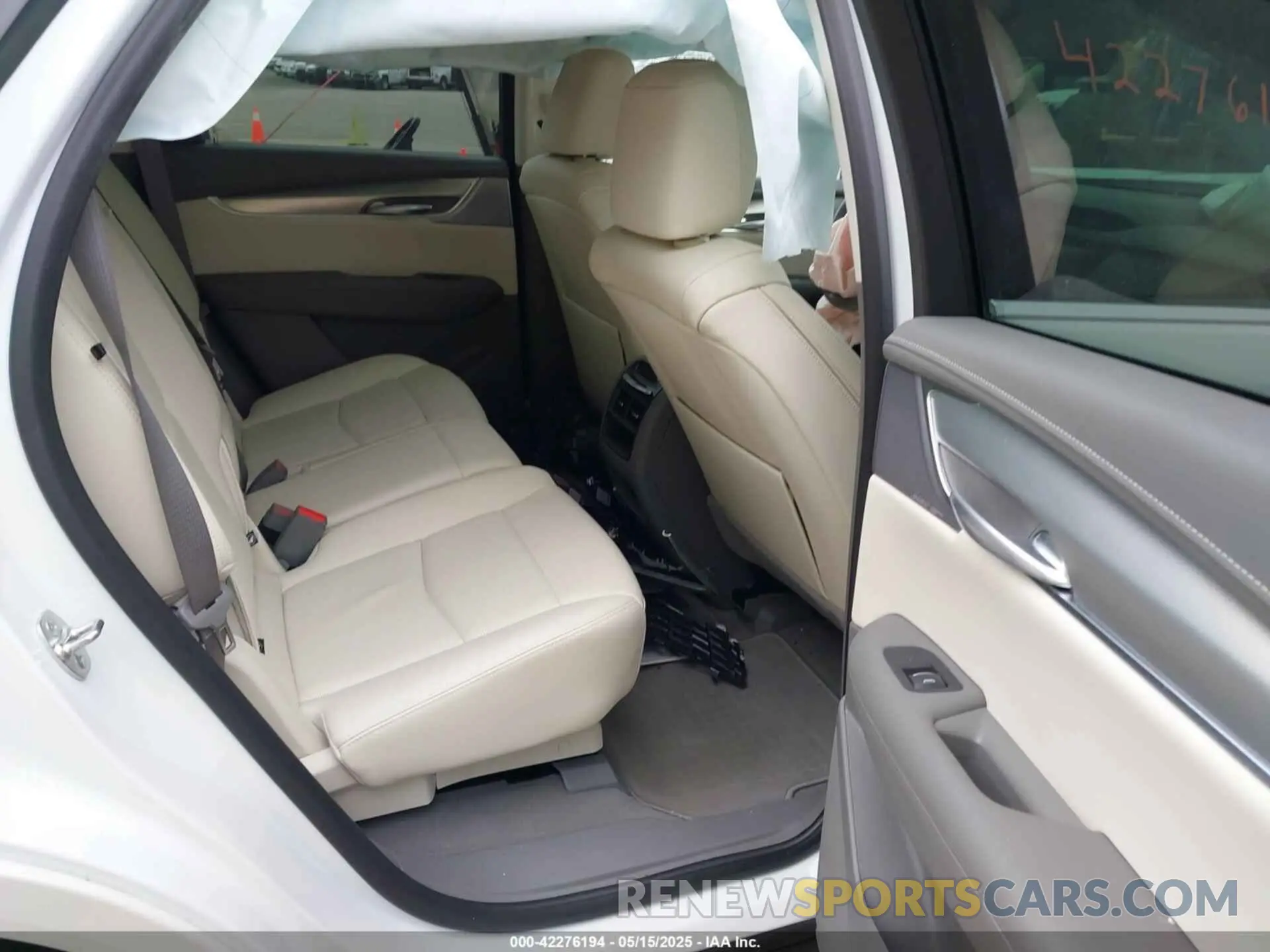 8 fotografías del automóvil dañado 1GYKNDRS6RZ728334 CADILLAC XT5 2024