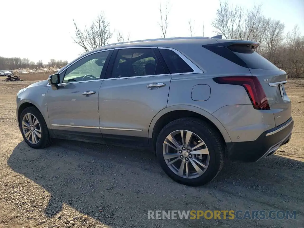 2 fotografías del automóvil dañado 1GYKNFRSXRZ741051 CADILLAC XT5 2024