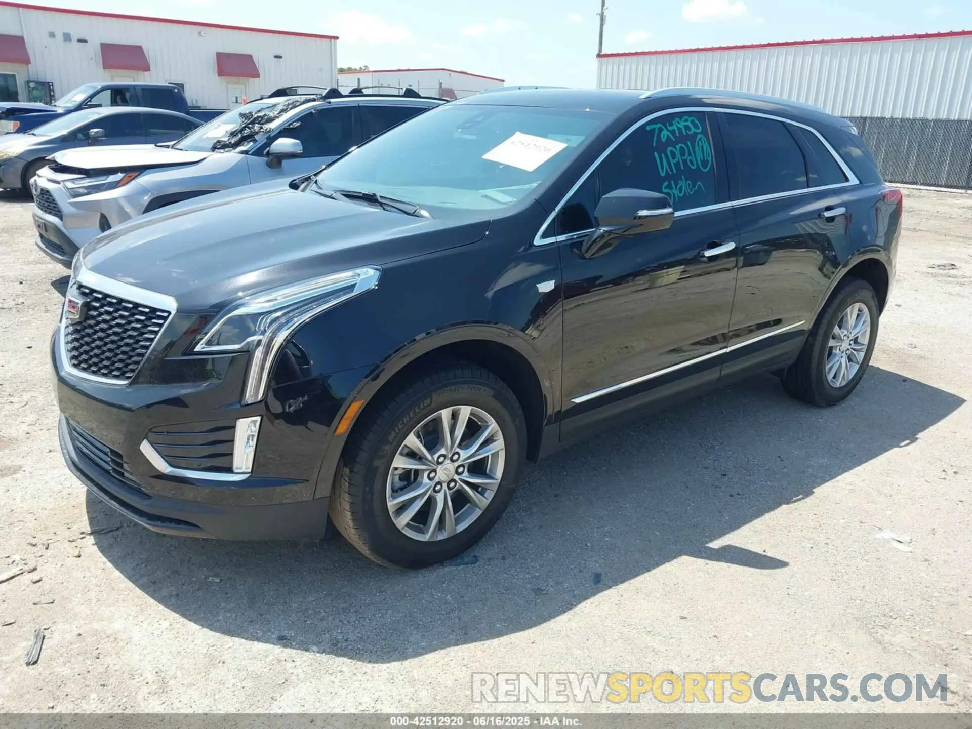 2 fotografías del automóvil dañado 1GYKNAR49SZ134097 CADILLAC XT5 2025