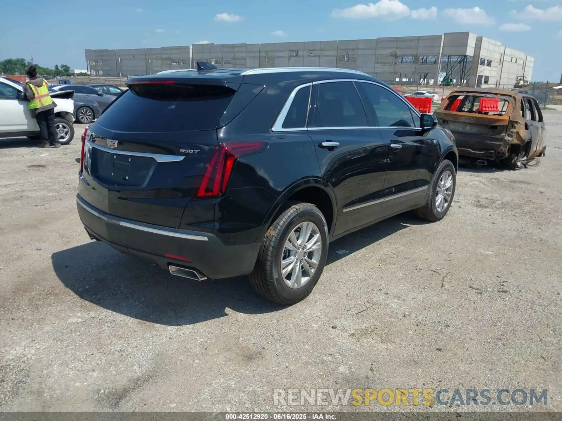 4 fotografías del automóvil dañado 1GYKNAR49SZ134097 CADILLAC XT5 2025