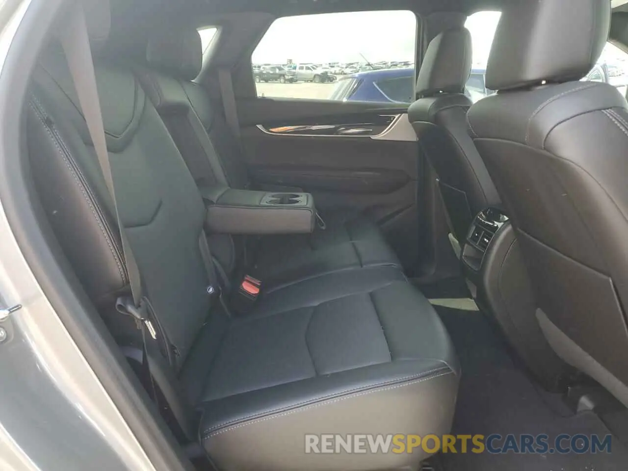 11 fotografías del automóvil dañado 1GYKNCR42SZ101857 CADILLAC XT5 2025