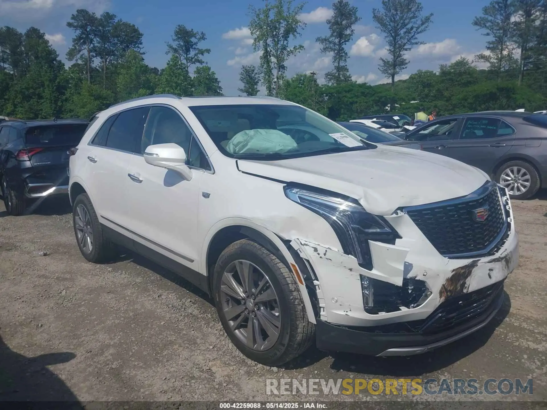 13 fotografías del automóvil dañado 1GYKNCRS0SZ132653 CADILLAC XT5 2025