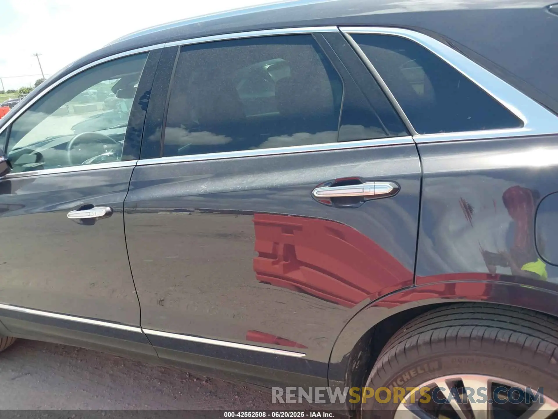 14 fotografías del automóvil dañado 1GYKNCRS2SZ119757 CADILLAC XT5 2025