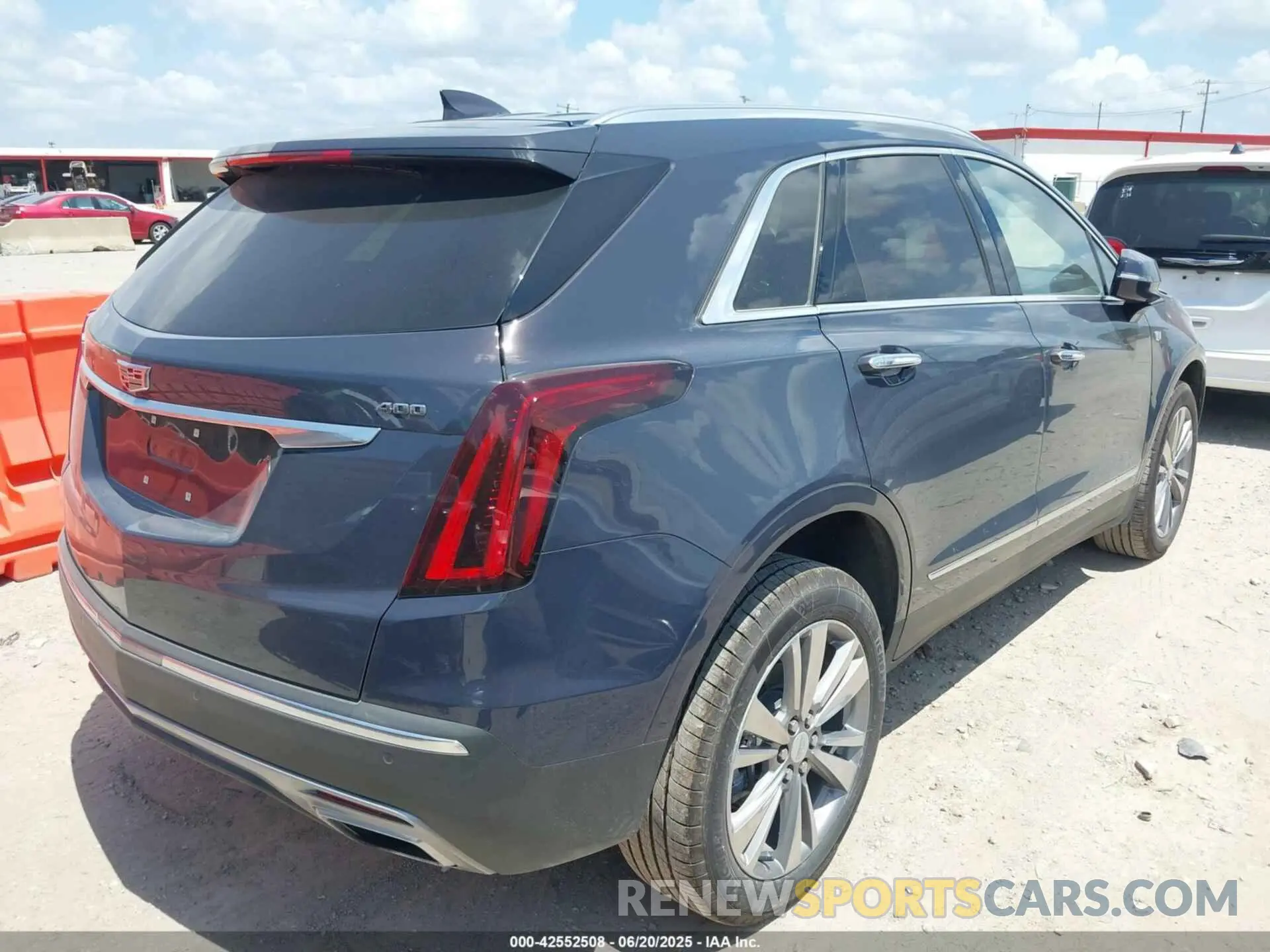 4 fotografías del automóvil dañado 1GYKNCRS2SZ119757 CADILLAC XT5 2025