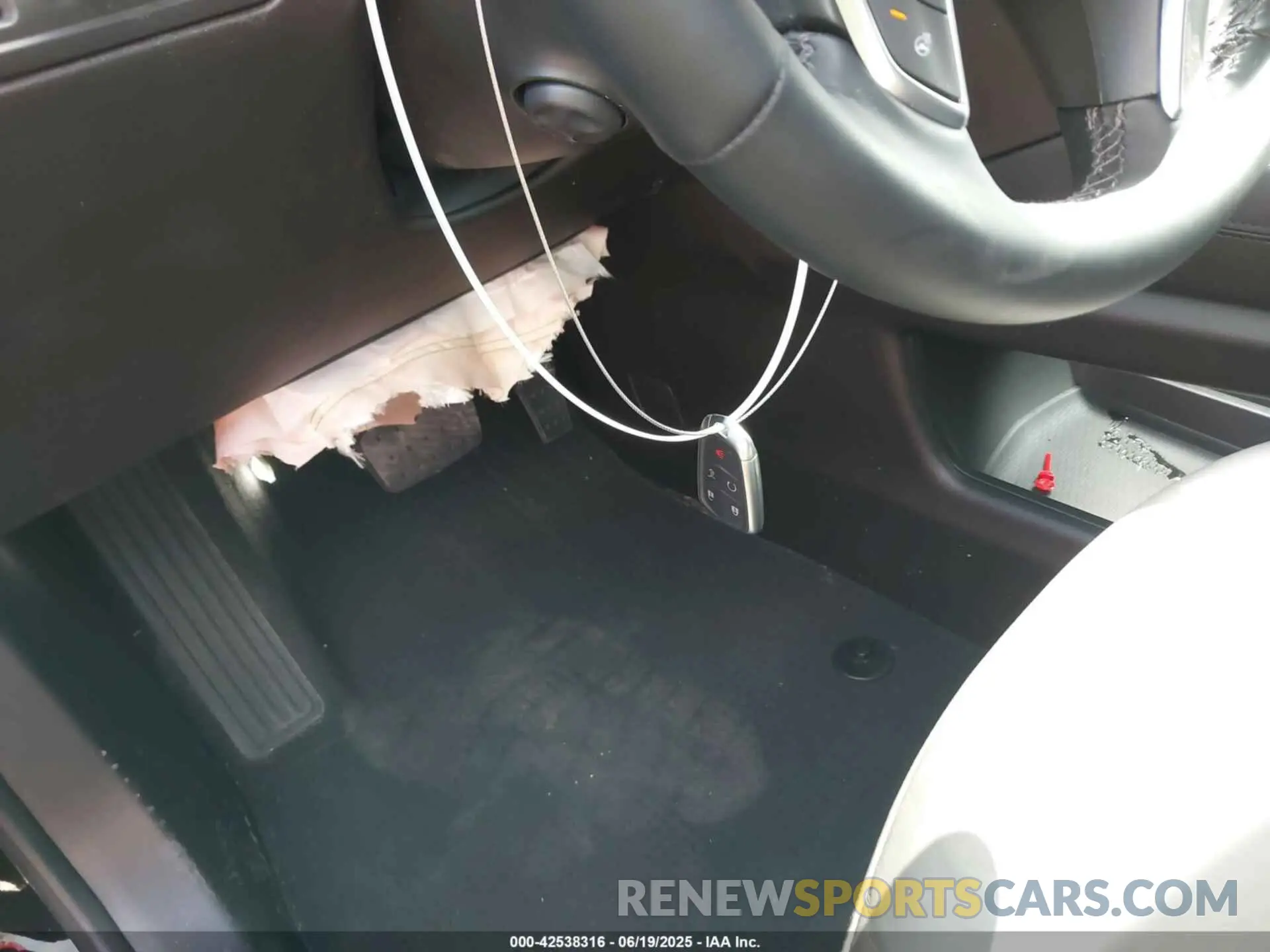 11 fotografías del automóvil dañado 1GYKNCRS8SZ110724 CADILLAC XT5 2025