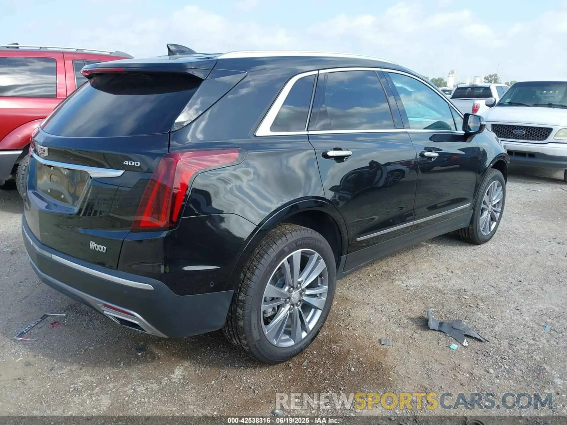 4 fotografías del automóvil dañado 1GYKNCRS8SZ110724 CADILLAC XT5 2025