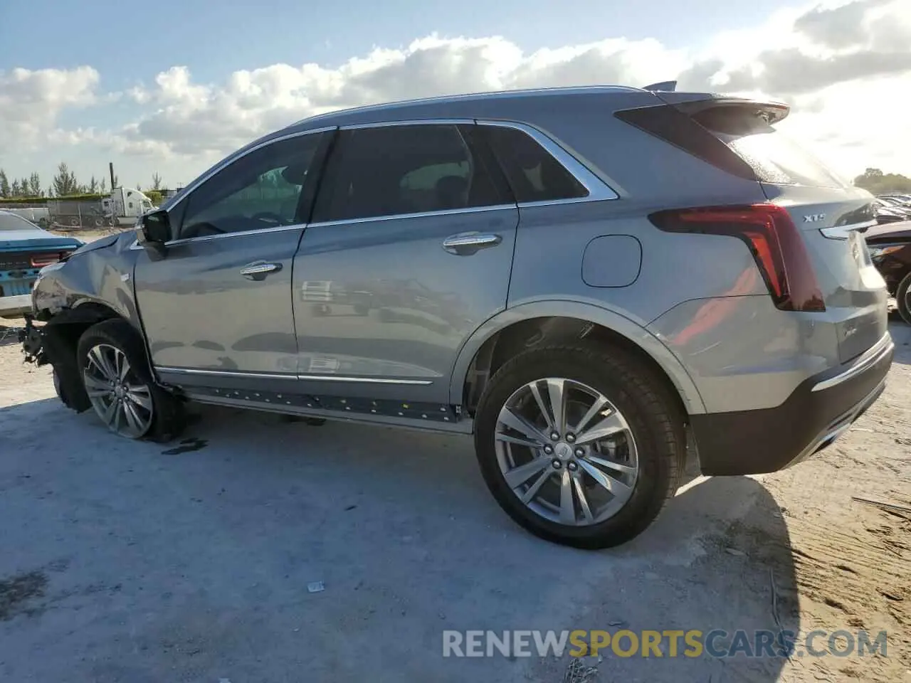 2 fotografías del automóvil dañado 1GYKNDR45SZ137113 CADILLAC XT5 2025