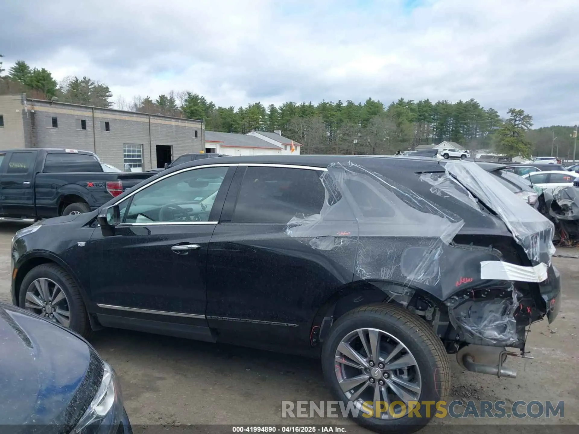 15 fotografías del automóvil dañado 1GYKNDRS2SZ114354 CADILLAC XT5 2025