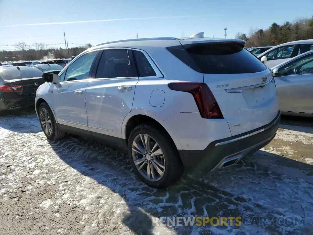 2 fotografías del automóvil dañado 1GYKNDRS8SZ103830 CADILLAC XT5 2025