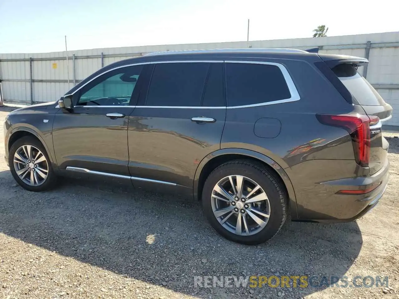 2 fotografías del automóvil dañado 1GYKPCRS1LZ199080 CADILLAC XT6 2020