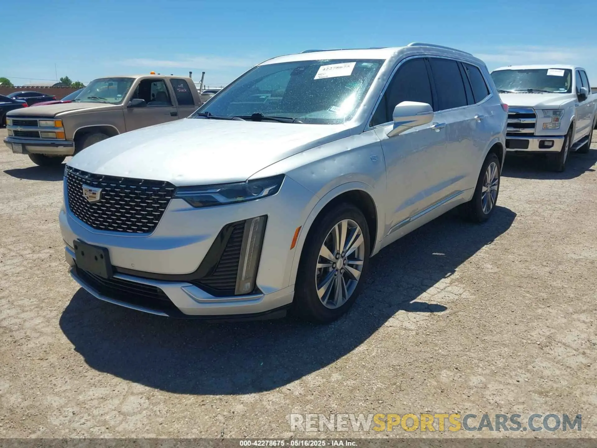 2 fotografías del automóvil dañado 1GYKPCRS7LZ104392 CADILLAC XT6 2020