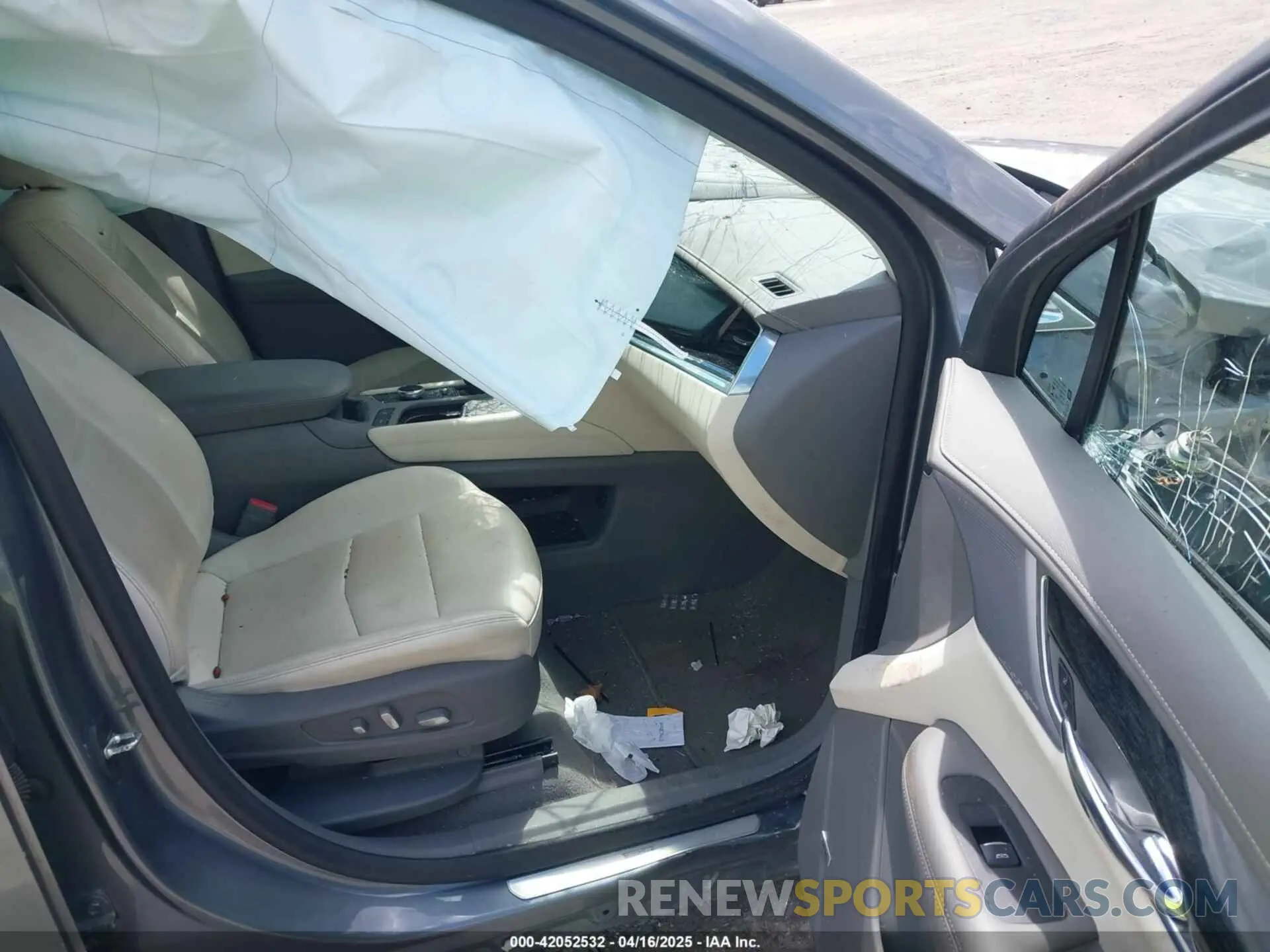 5 fotografías del automóvil dañado 1GYKPCRS9LZ129763 CADILLAC XT6 2020