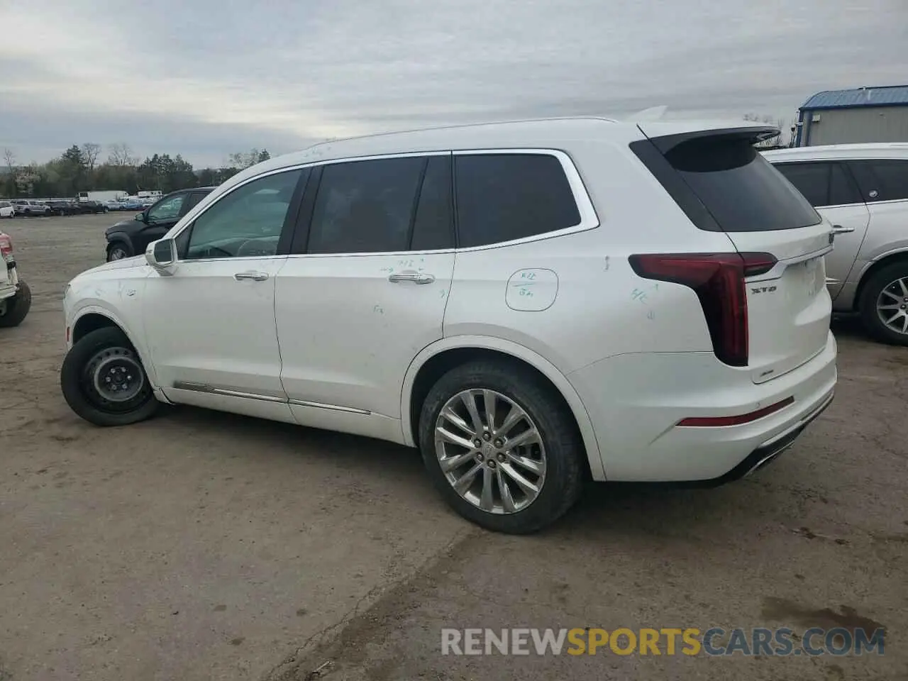 2 fotografías del automóvil dañado 1GYKPDRS0LZ135926 CADILLAC XT6 2020