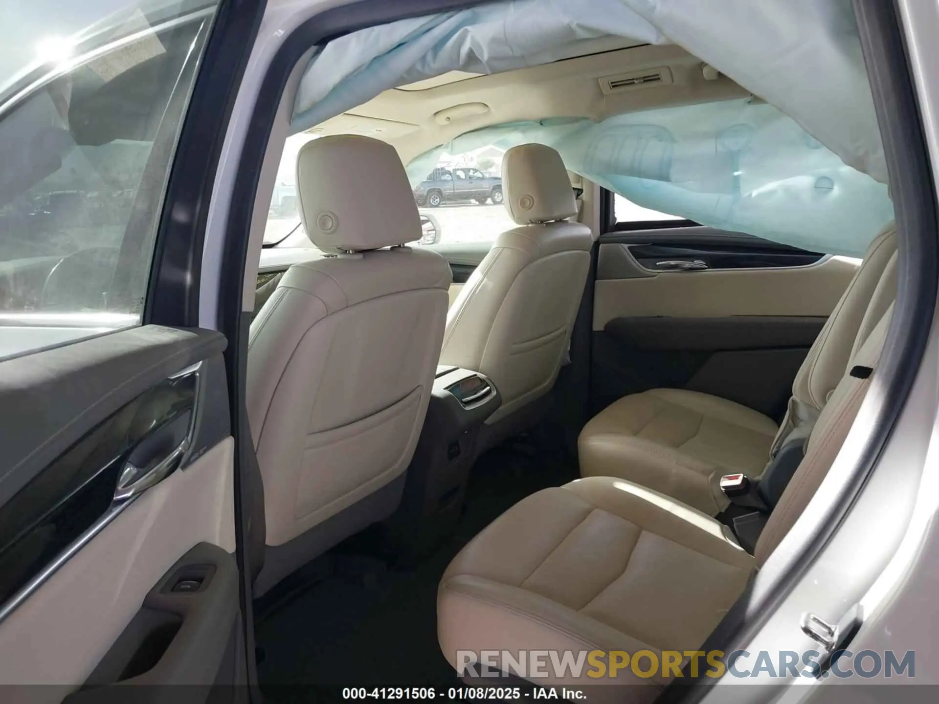 8 fotografías del automóvil dañado 1GYKPDRSXLZ236536 CADILLAC XT6 2020