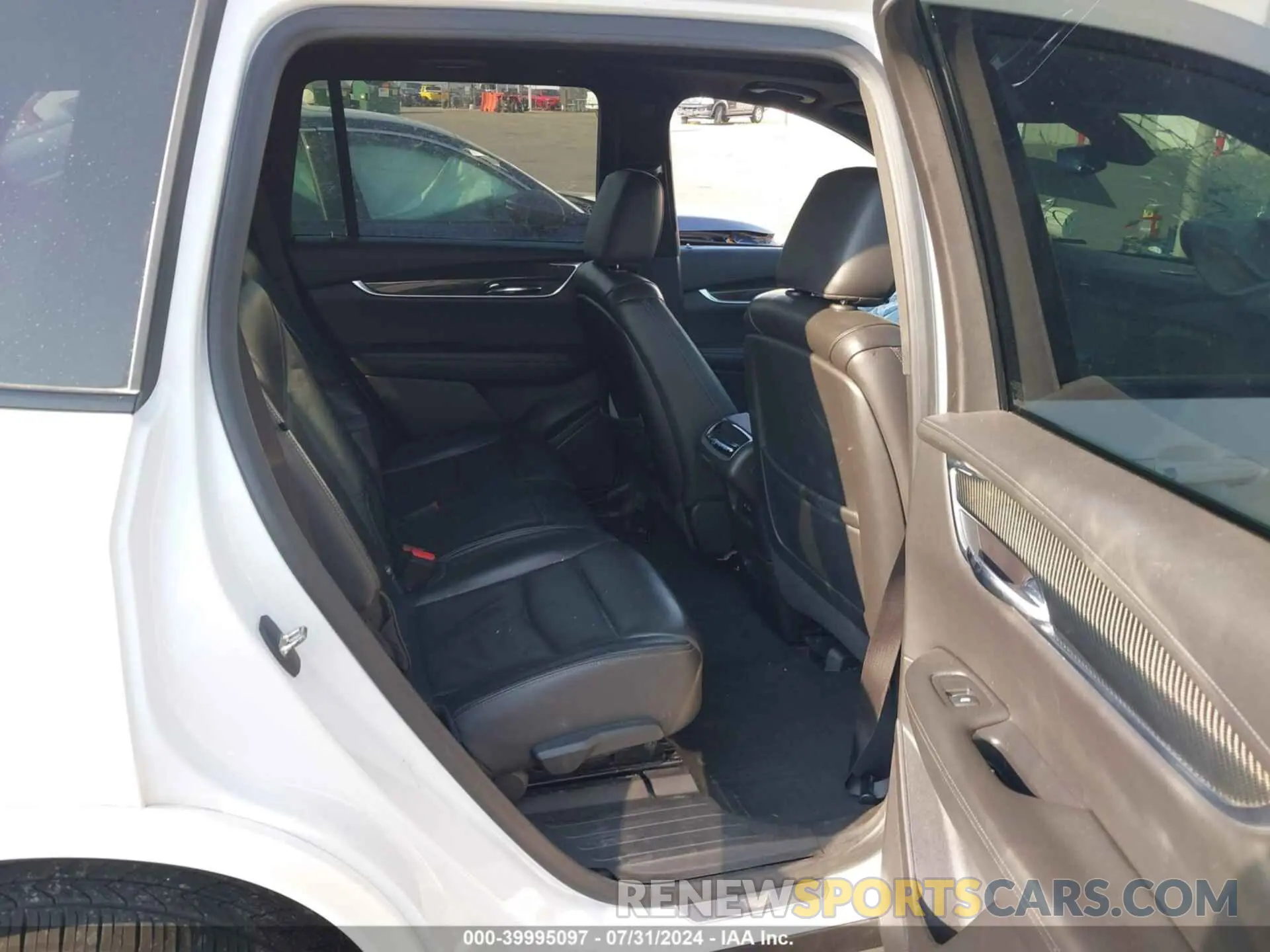 8 fotografías del automóvil dañado 1GYKPGRS5LZ115883 CADILLAC XT6 2020