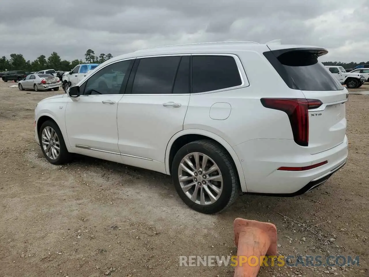 2 fotografías del automóvil dañado 1GYKPCRSXMZ169206 CADILLAC XT6 2021