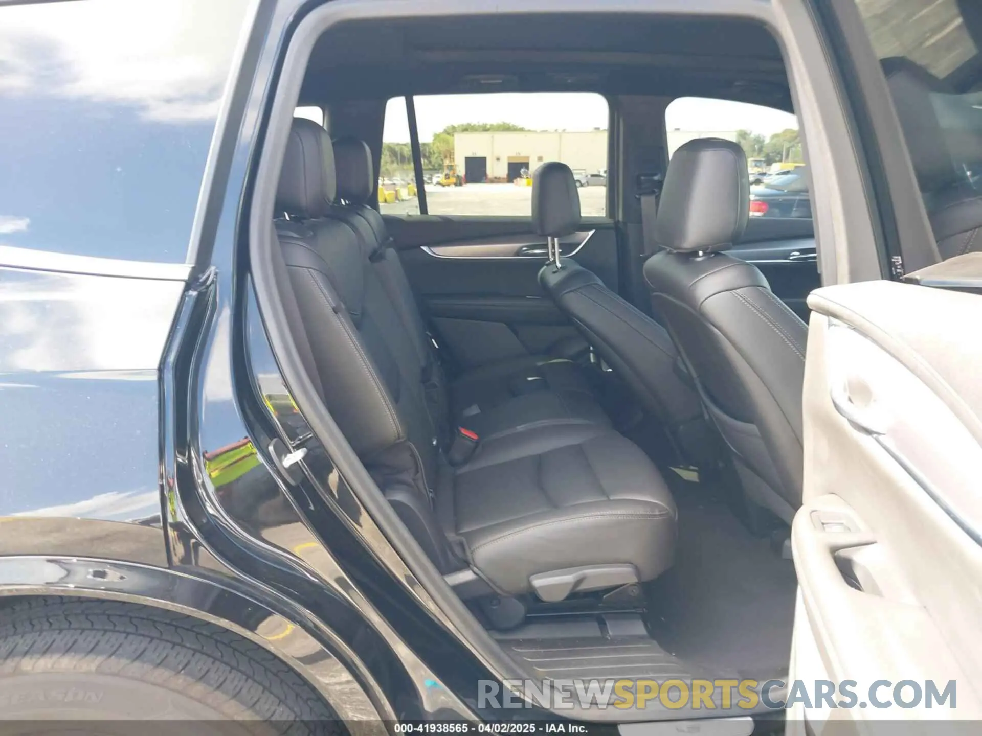8 fotografías del automóvil dañado 1GYKPAR47NZ103154 CADILLAC XT6 2022