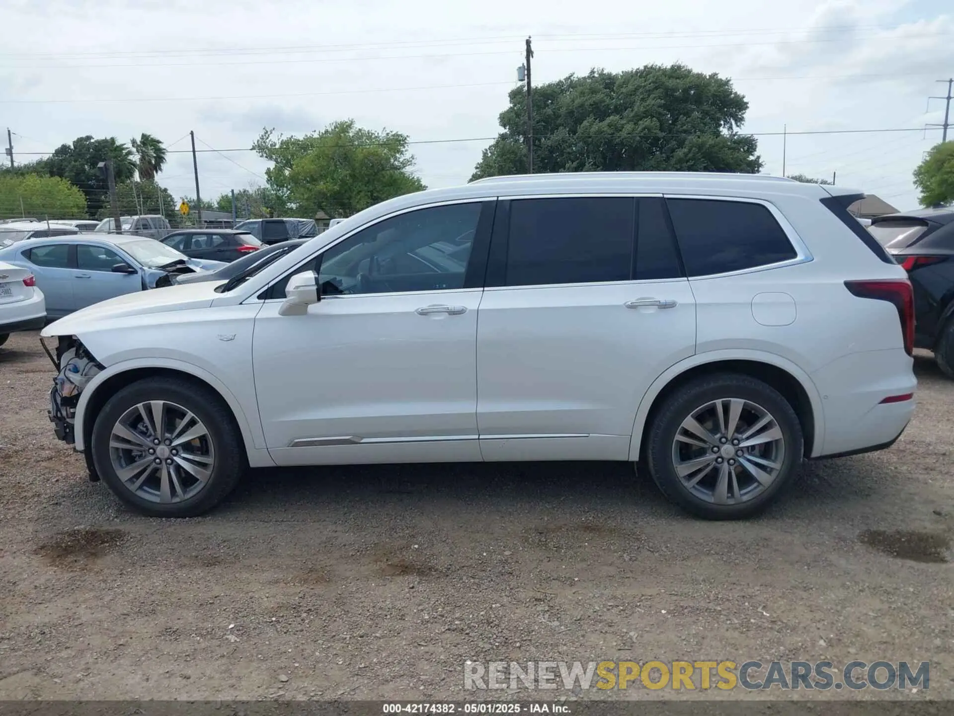 14 fotografías del automóvil dañado 1GYKPCRS2NZ161800 CADILLAC XT6 2022