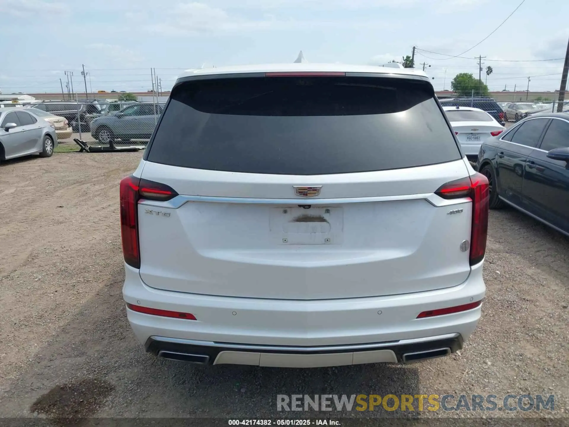 16 fotografías del automóvil dañado 1GYKPCRS2NZ161800 CADILLAC XT6 2022