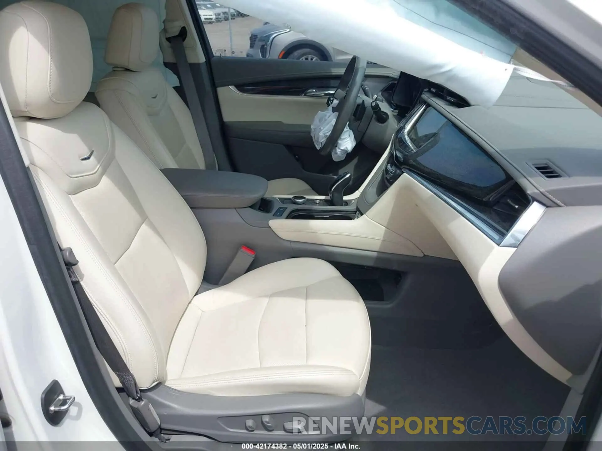 5 fotografías del automóvil dañado 1GYKPCRS2NZ161800 CADILLAC XT6 2022