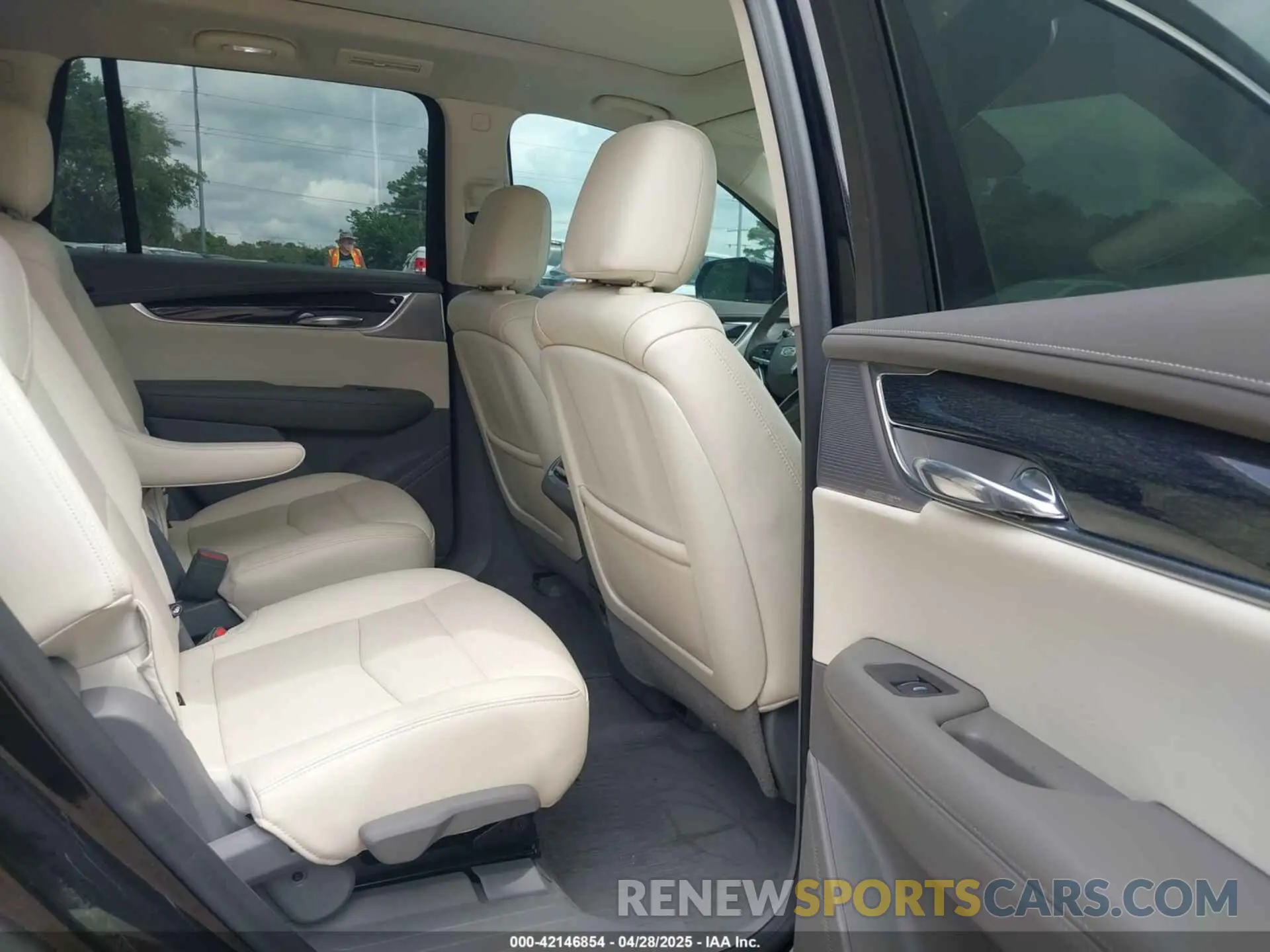 8 fotografías del automóvil dañado 1GYKPCRS3NZ126862 CADILLAC XT6 2022