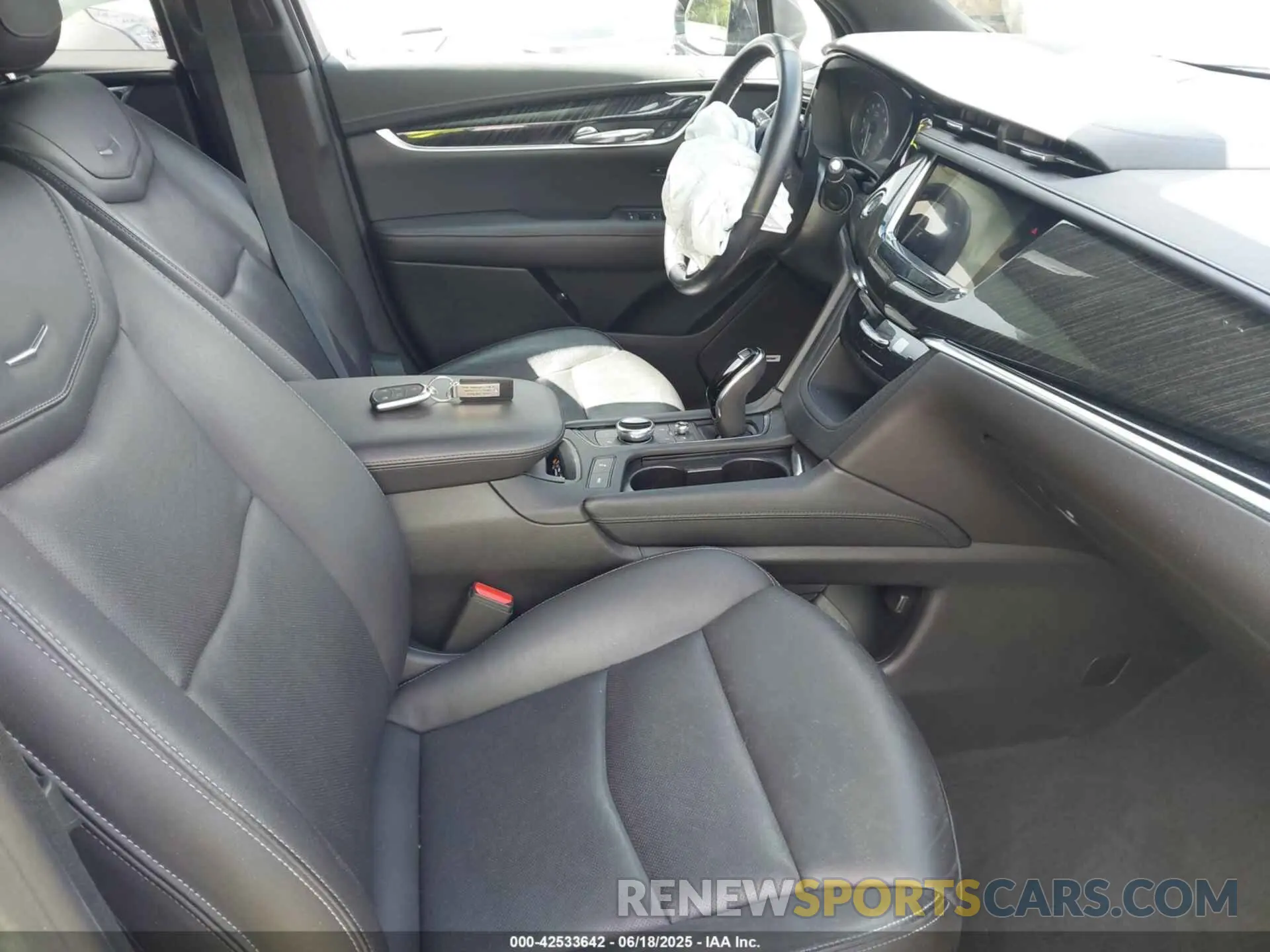 5 fotografías del automóvil dañado 1GYKPCRS4NZ145145 CADILLAC XT6 2022