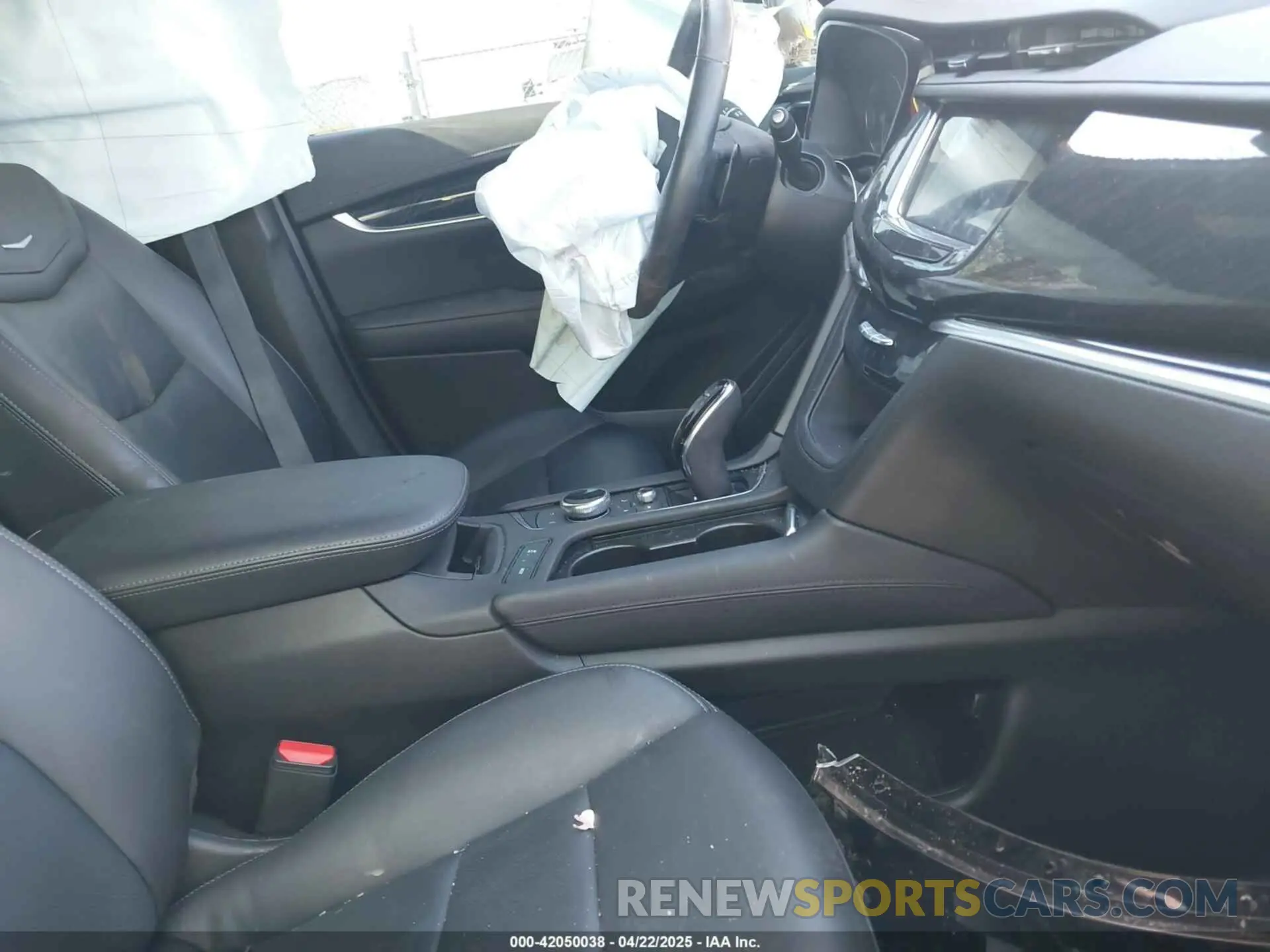 5 fotografías del automóvil dañado 1GYKPCRSXNZ132562 CADILLAC XT6 2022