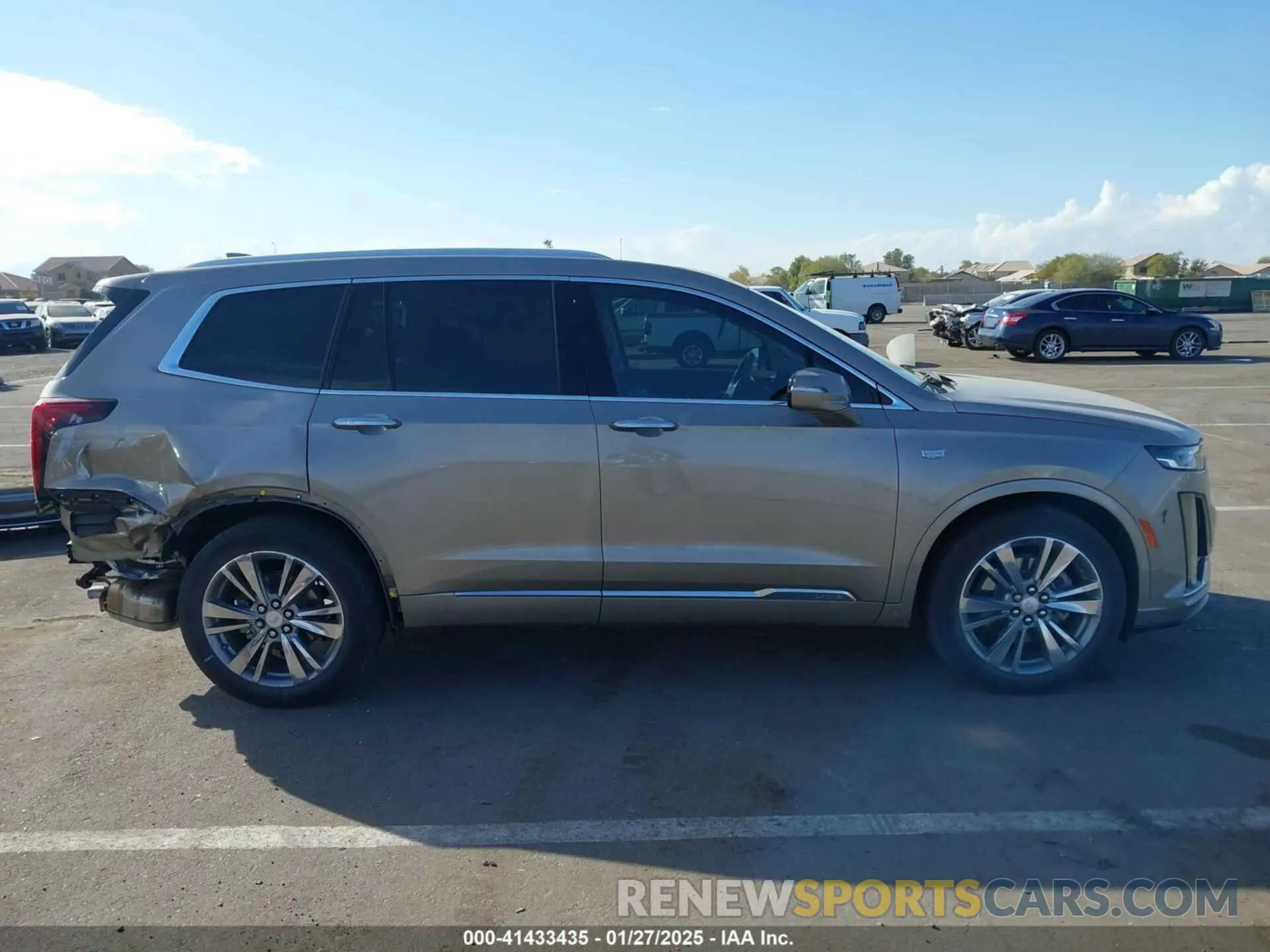 13 fotografías del automóvil dañado 1GYKPCRSXNZ162578 CADILLAC XT6 2022