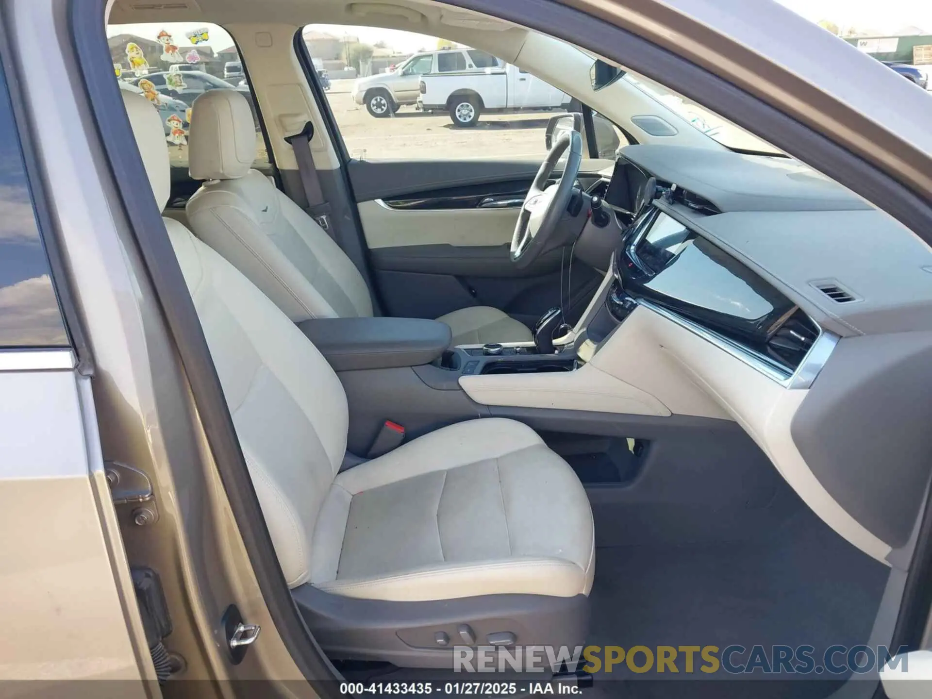 5 fotografías del automóvil dañado 1GYKPCRSXNZ162578 CADILLAC XT6 2022
