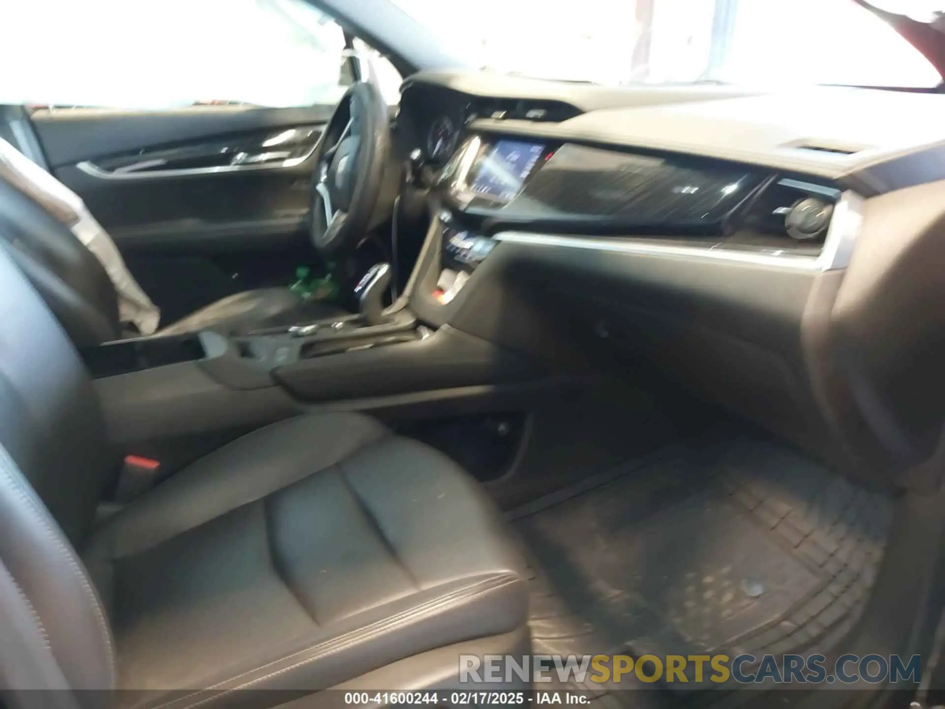 5 fotografías del automóvil dañado 1GYKPDRS0NZ131233 CADILLAC XT6 2022