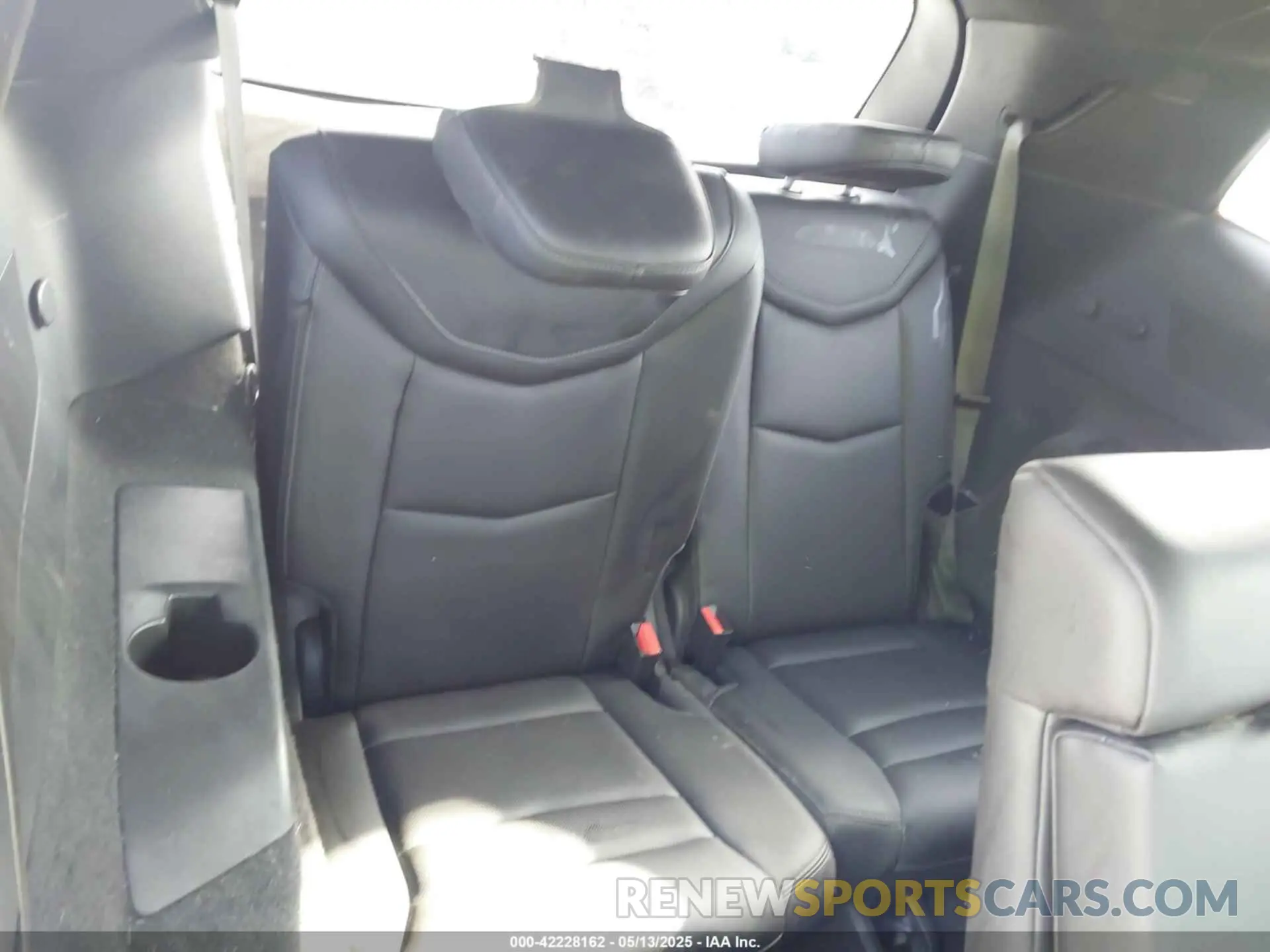 19 fotografías del automóvil dañado 1GYKPDRS1NZ117762 CADILLAC XT6 2022