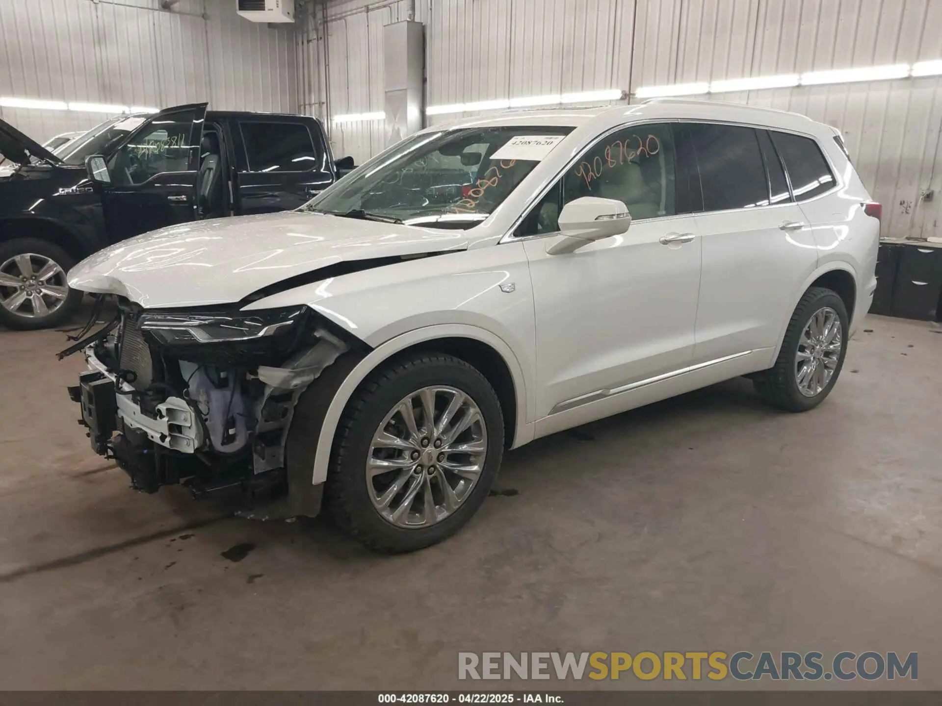 2 fotografías del automóvil dañado 1GYKPDRS3NZ131095 CADILLAC XT6 2022