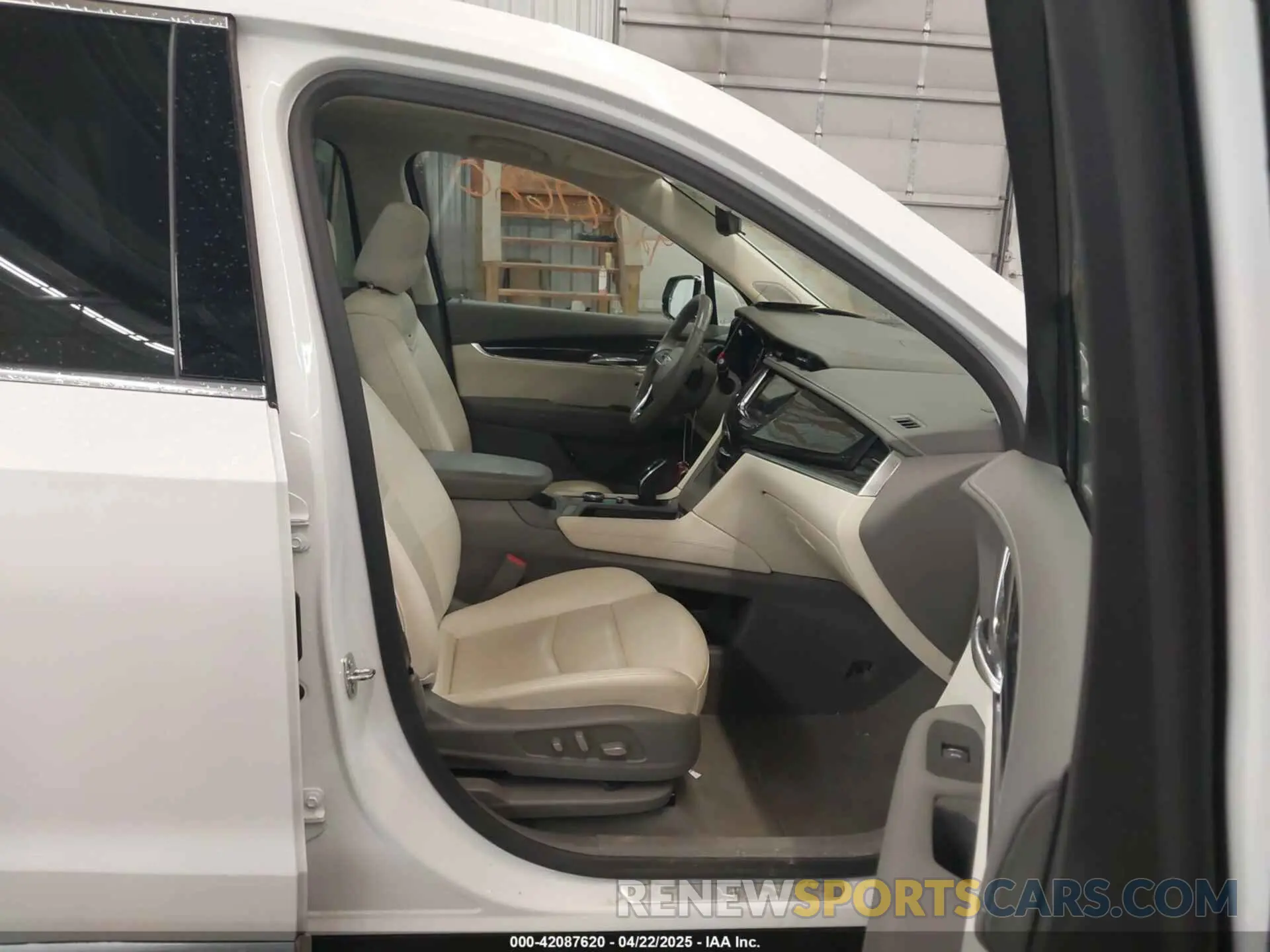 5 fotografías del automóvil dañado 1GYKPDRS3NZ131095 CADILLAC XT6 2022