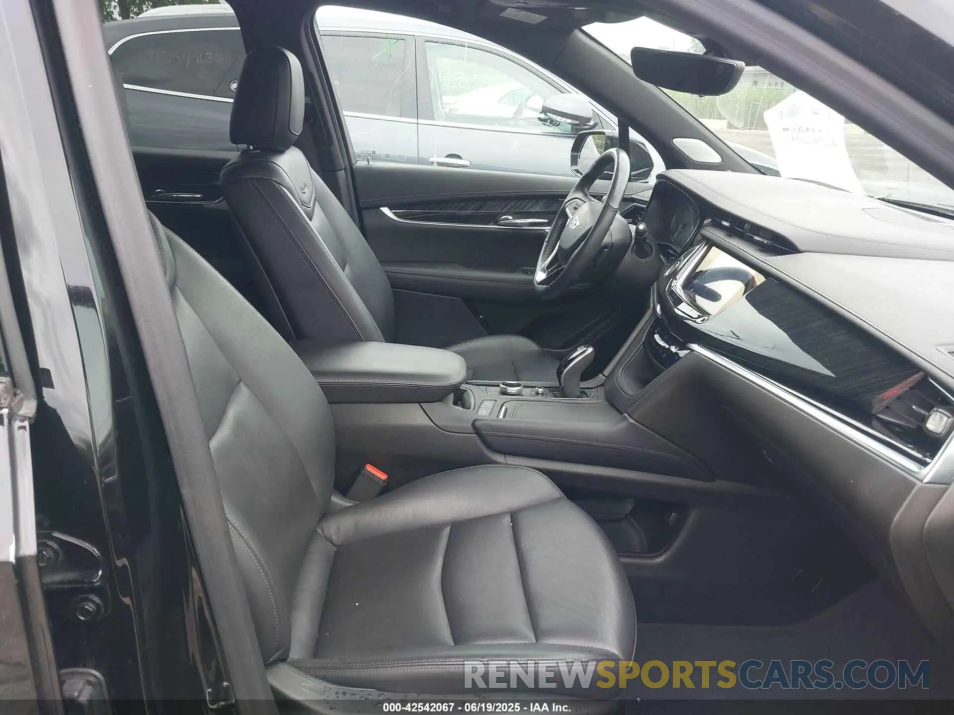 5 fotografías del automóvil dañado 1GYKPDRS6NZ156380 CADILLAC XT6 2022