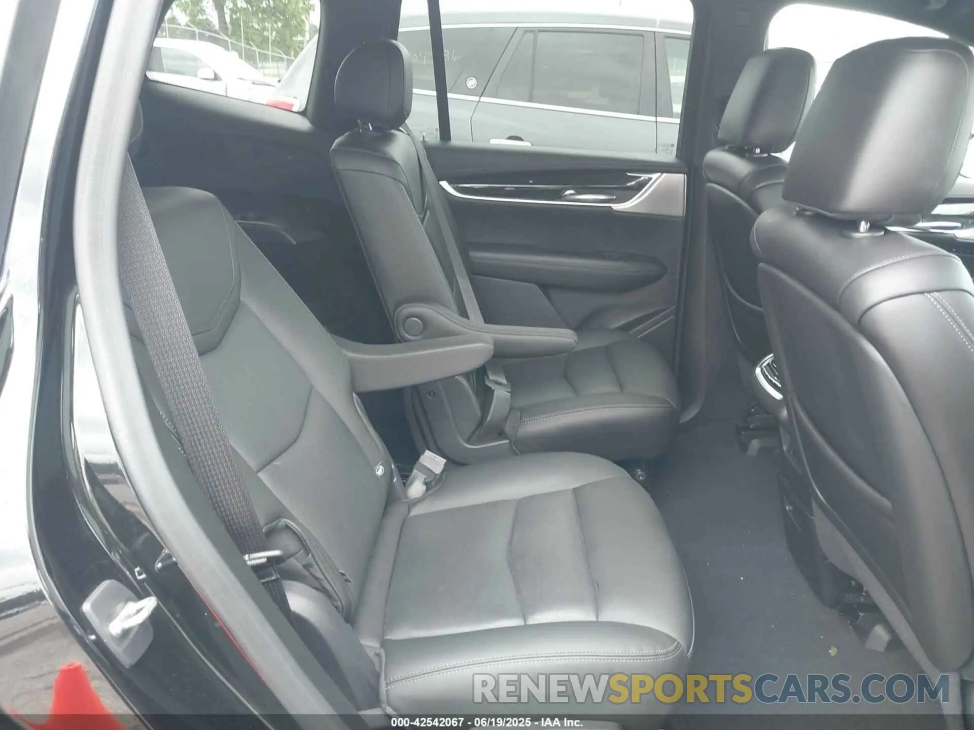 8 fotografías del automóvil dañado 1GYKPDRS6NZ156380 CADILLAC XT6 2022