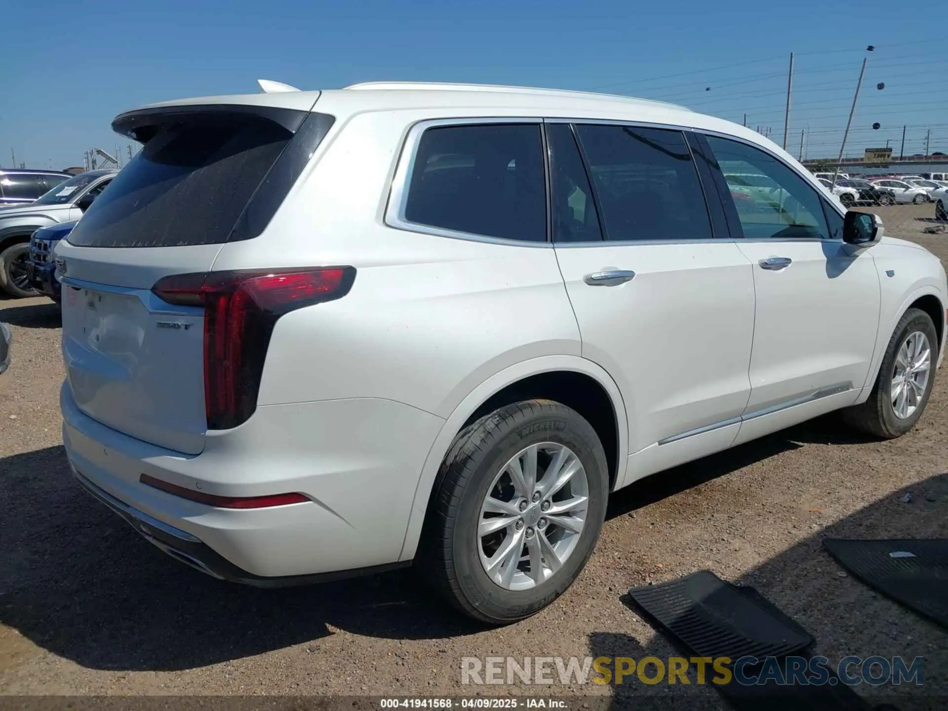 4 fotografías del automóvil dañado 1GYKPAR40PZ136841 CADILLAC XT6 2023