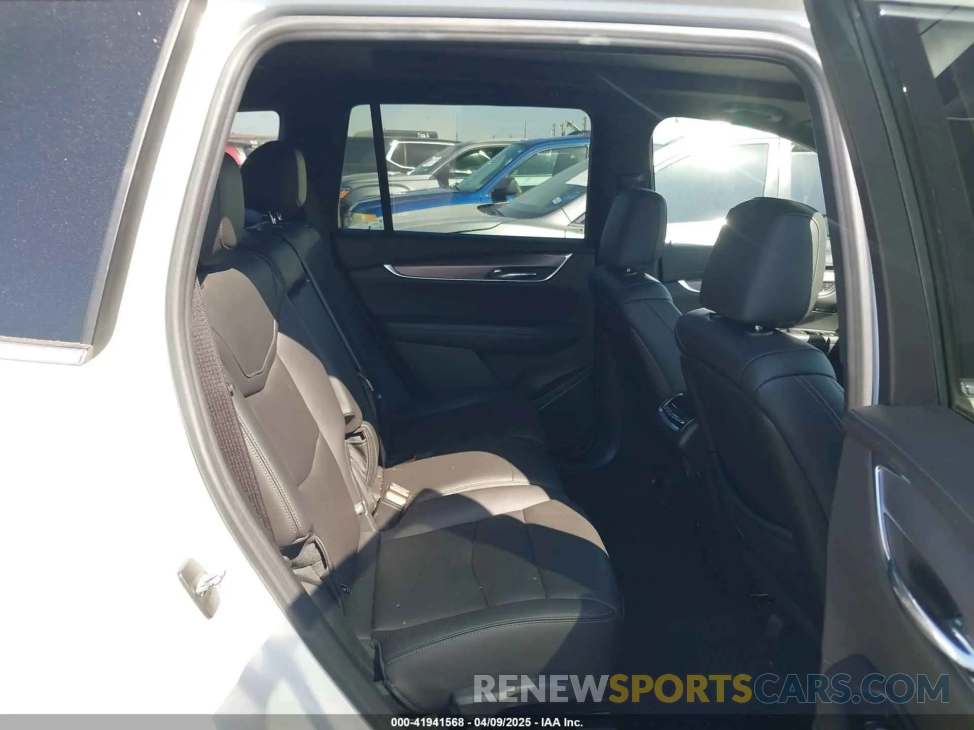 8 fotografías del automóvil dañado 1GYKPAR40PZ136841 CADILLAC XT6 2023