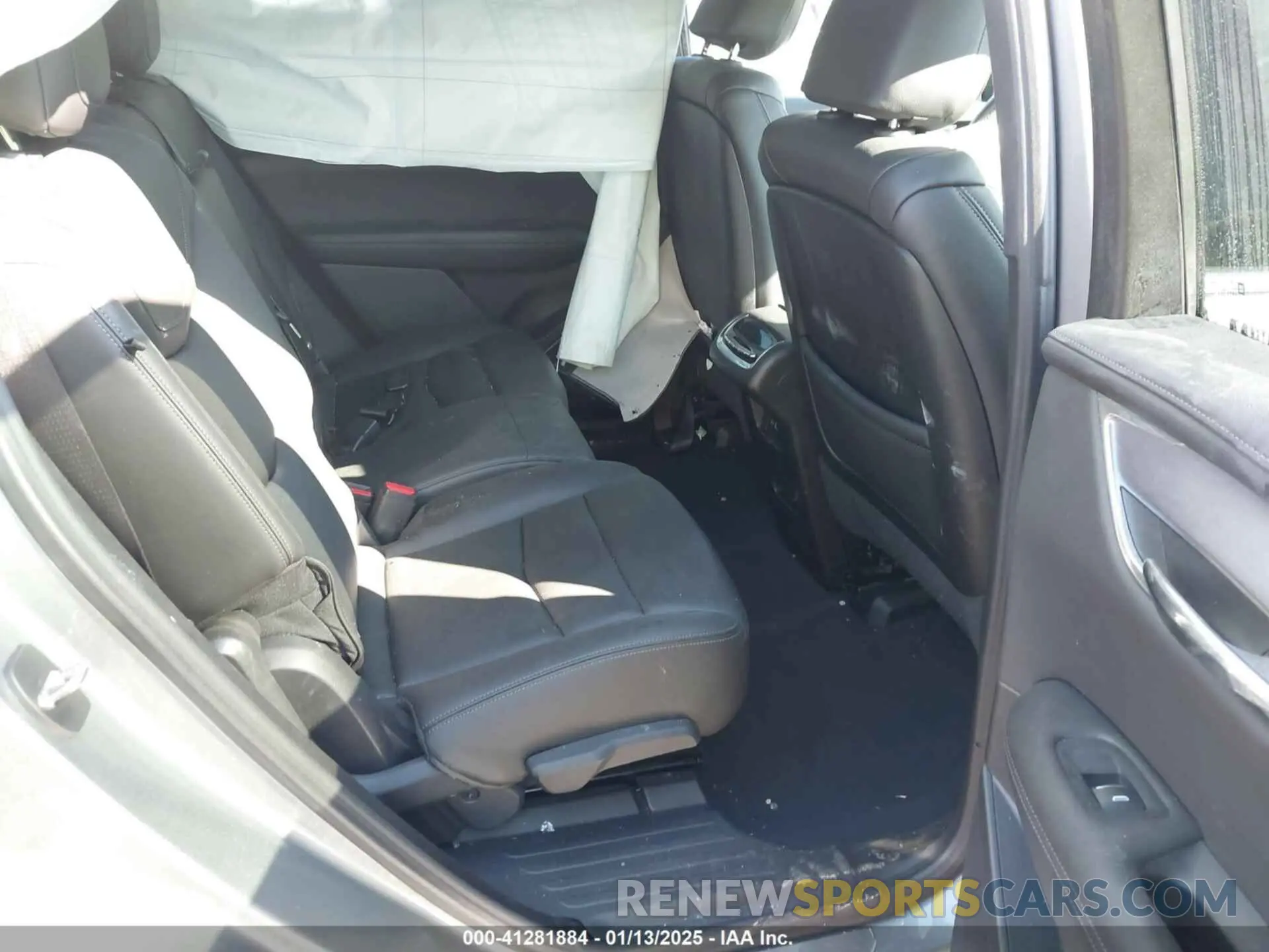 8 fotografías del automóvil dañado 1GYKPAR42PZ220336 CADILLAC XT6 2023