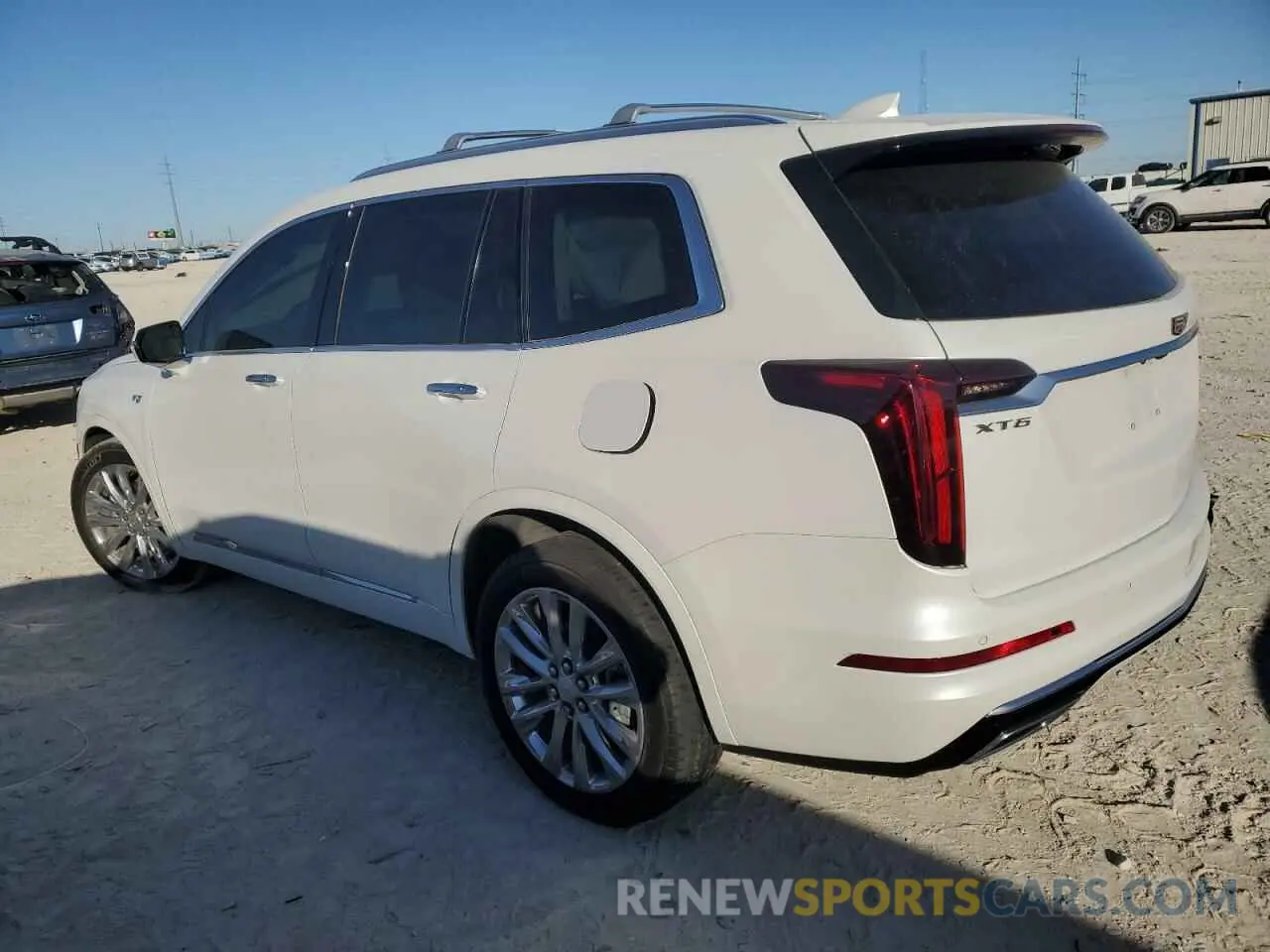 2 fotografías del automóvil dañado 1GYKPCRS5PZ142516 CADILLAC XT6 2023