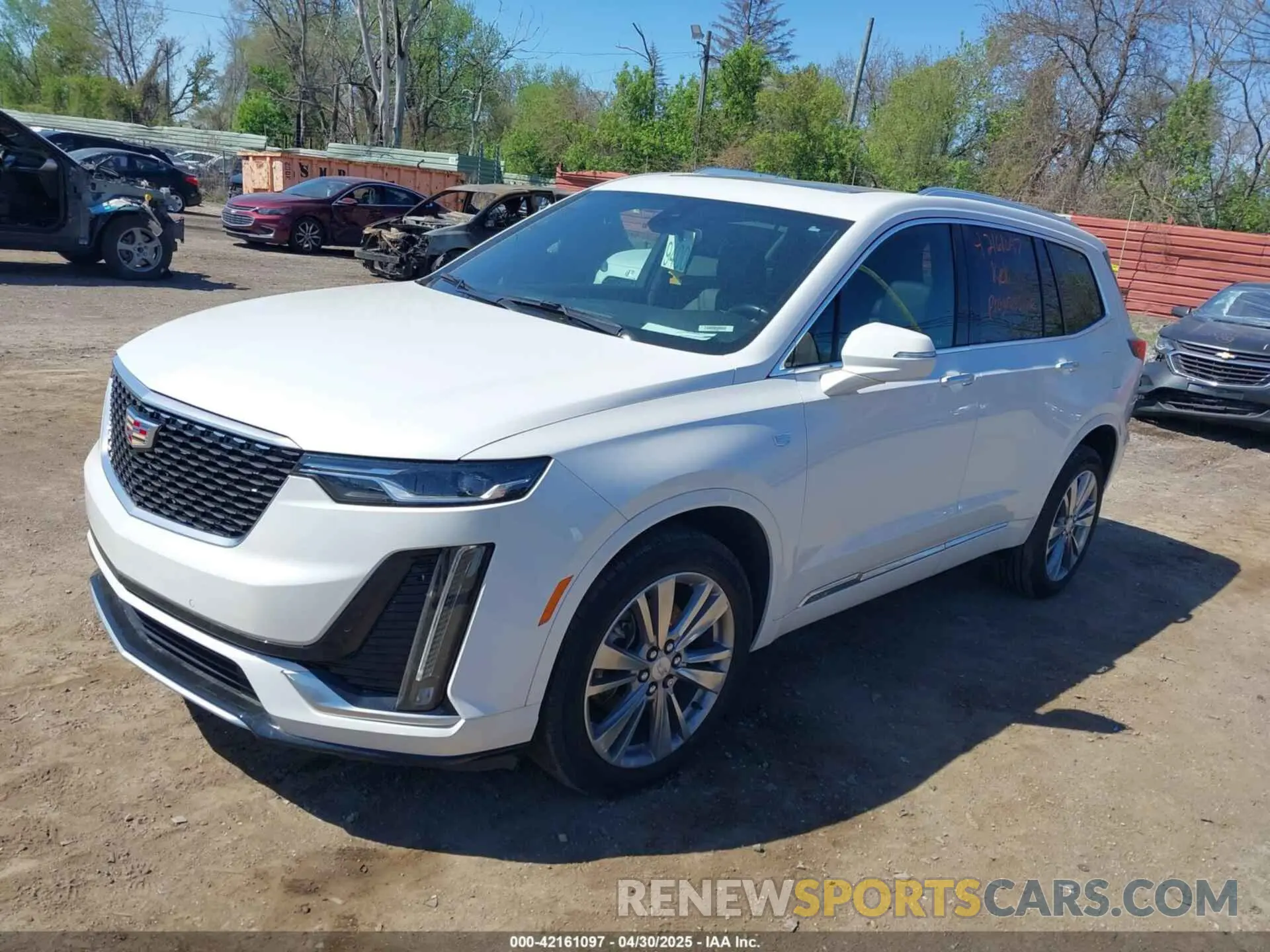 2 fotografías del automóvil dañado 1GYKPDRS4PZ182799 CADILLAC XT6 2023
