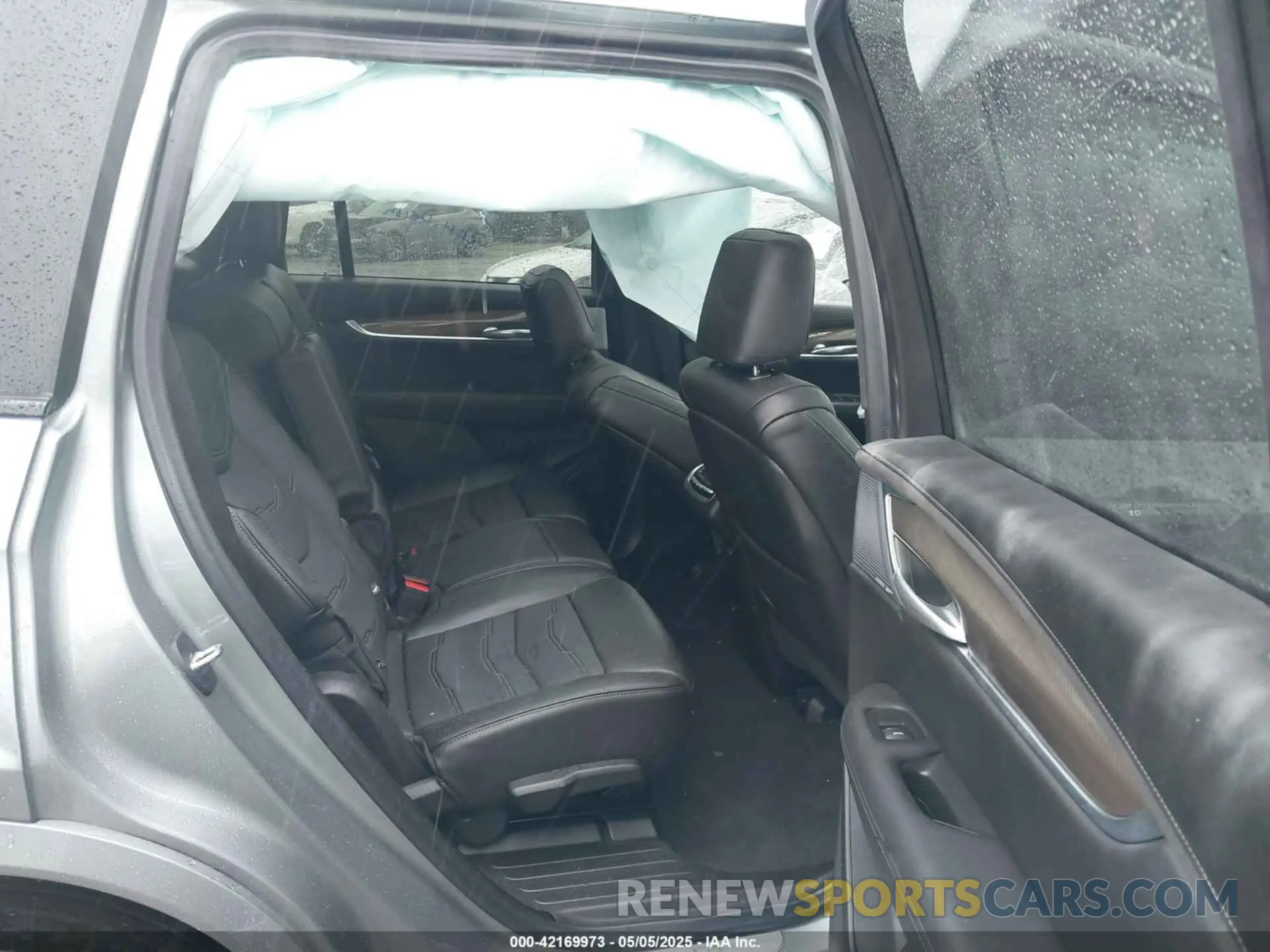 8 fotografías del automóvil dañado 1GYKPHRS2PZ179987 CADILLAC XT6 2023