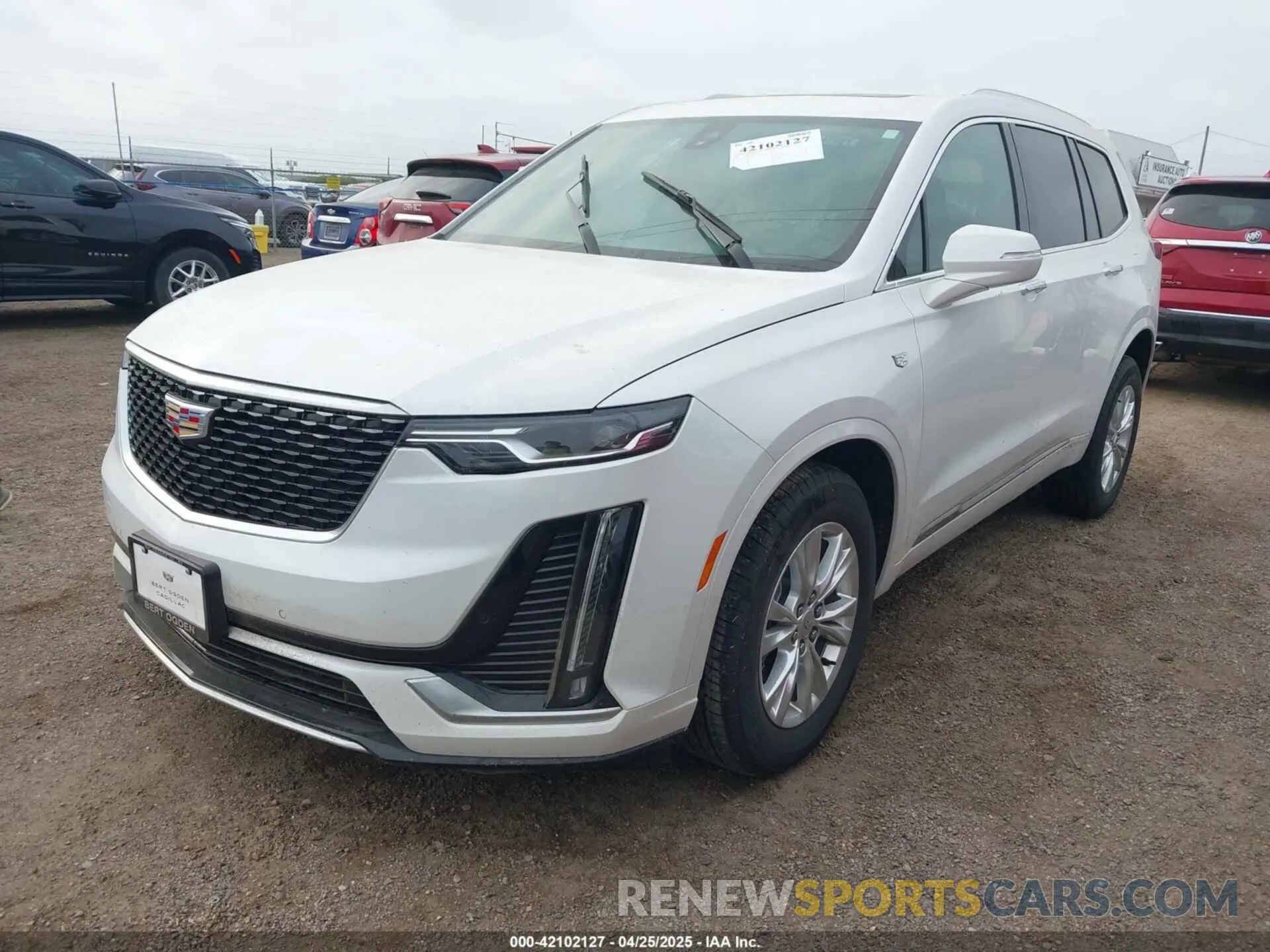 2 fotografías del automóvil dañado 1GYKPAR48RZ741421 CADILLAC XT6 2024