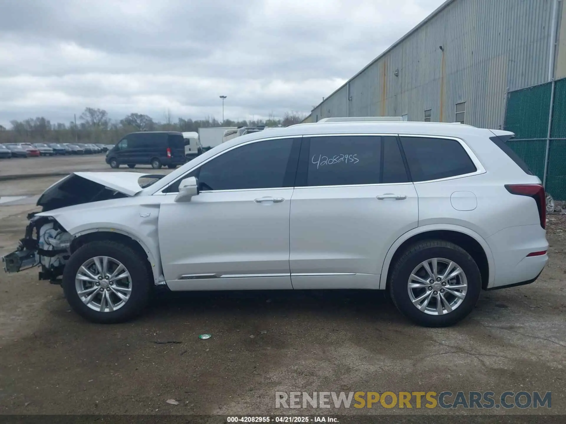 15 fotografías del automóvil dañado 1GYKPBR44RZ712732 CADILLAC XT6 2024