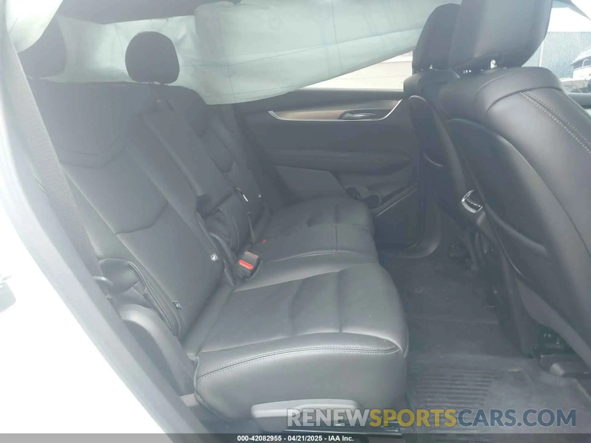 8 fotografías del automóvil dañado 1GYKPBR44RZ712732 CADILLAC XT6 2024