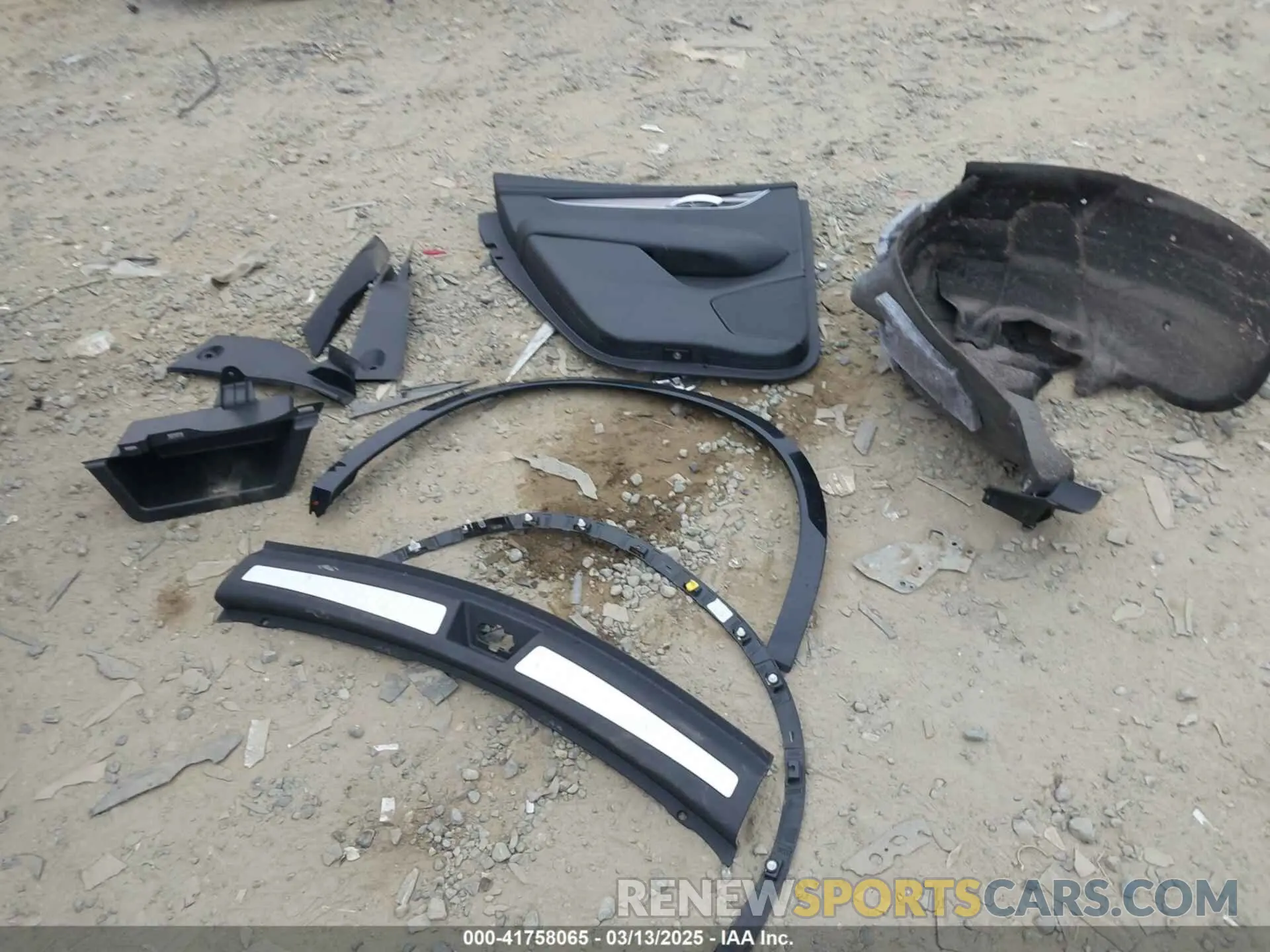 12 fotografías del automóvil dañado 1GYKPBR47RZ723532 CADILLAC XT6 2024